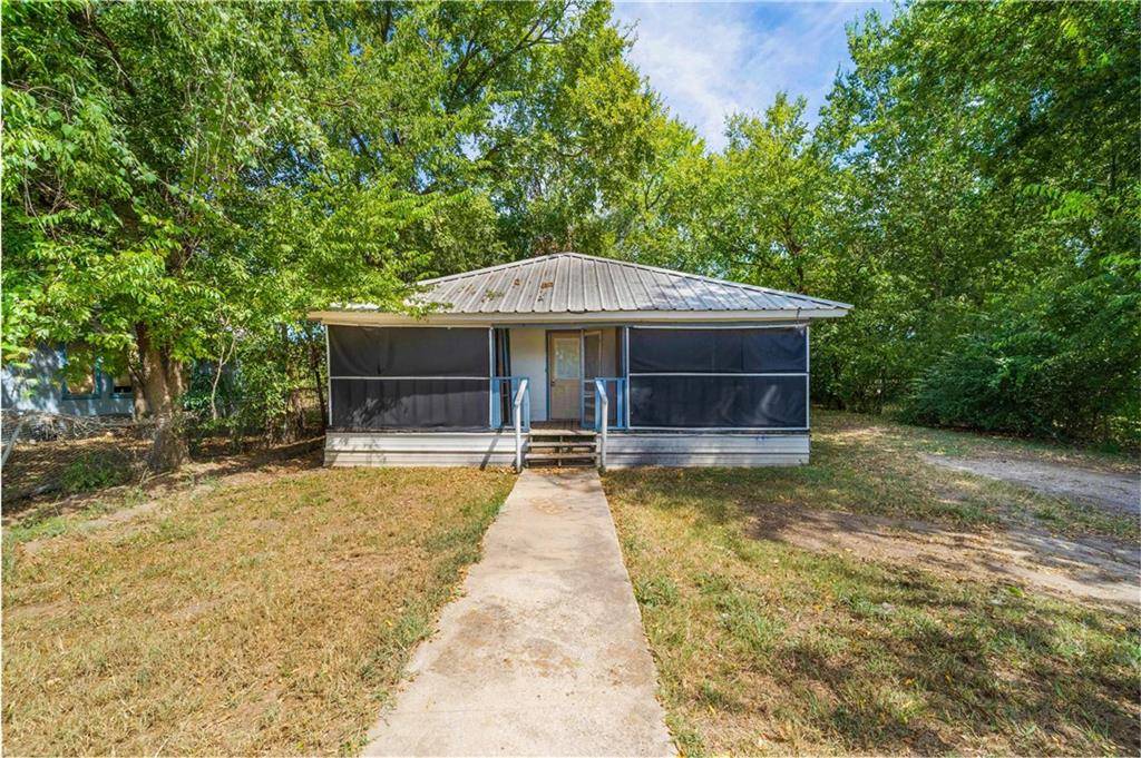 1207 Fayette ST, Bastrop, TX 78602