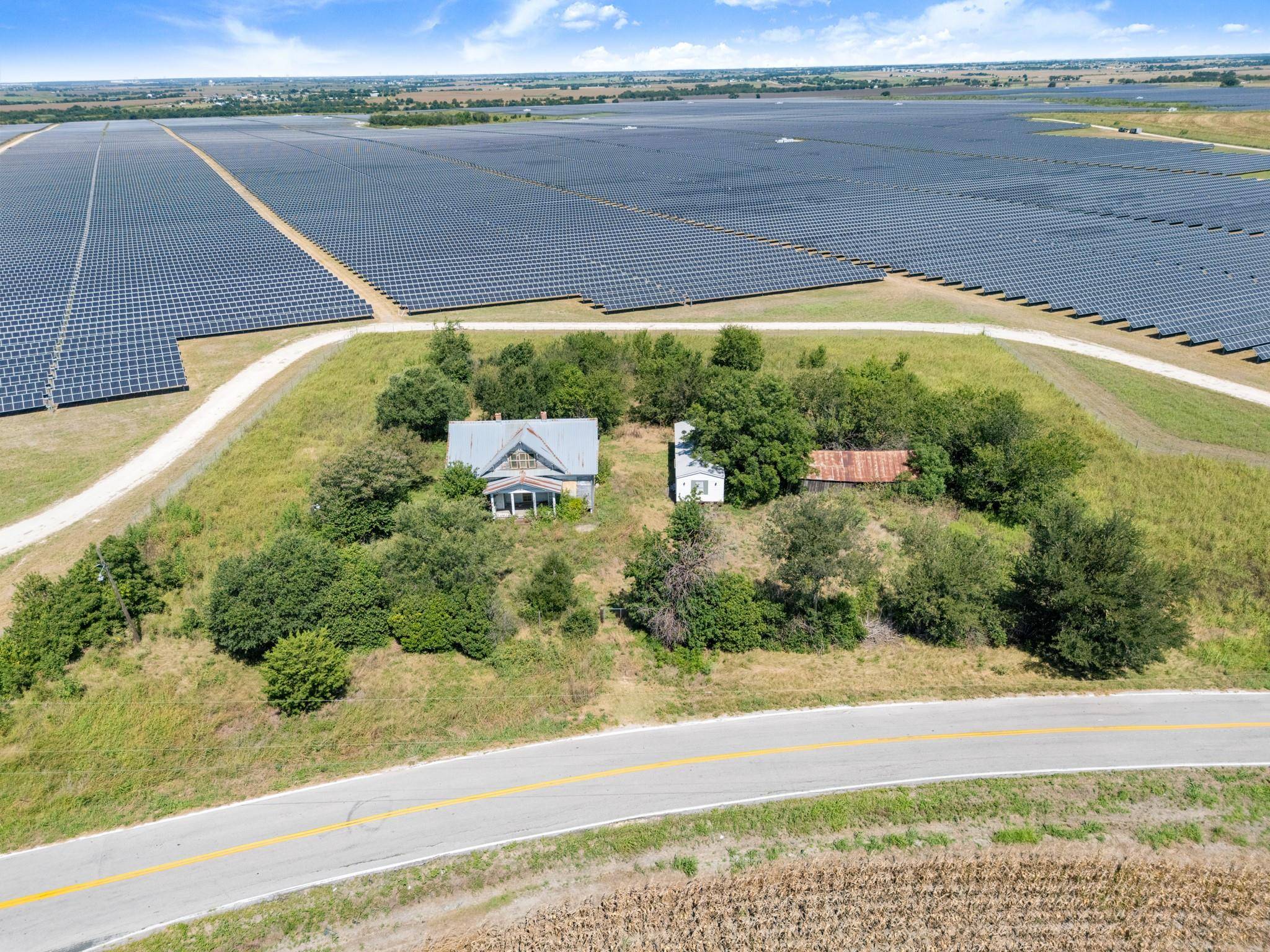 18008 Manda Carlson RD, Coupland, TX 78615