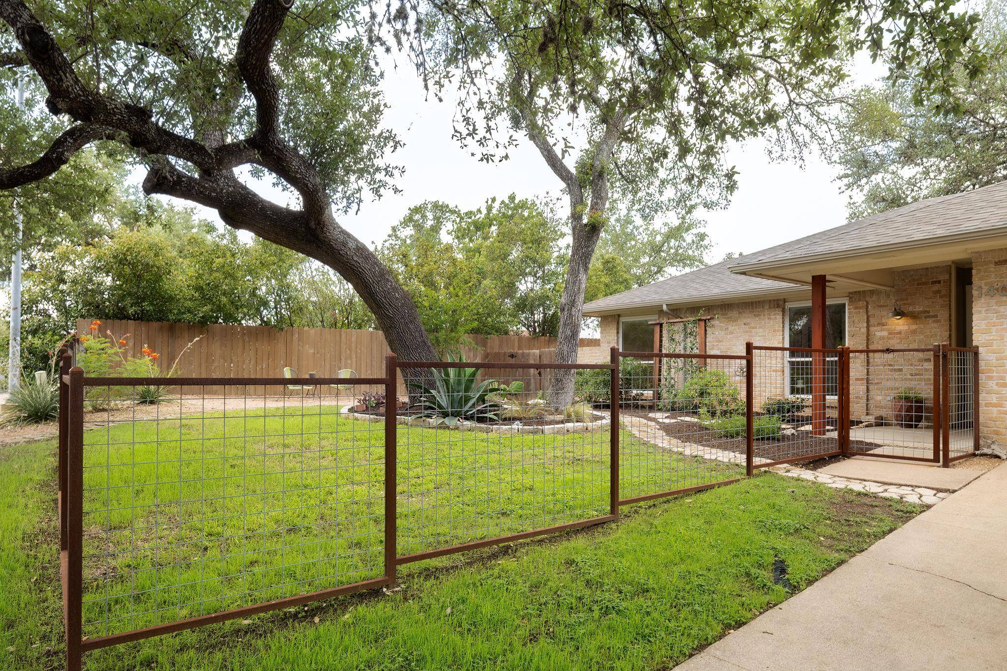 1406 Radam CIR, Austin, TX 78745