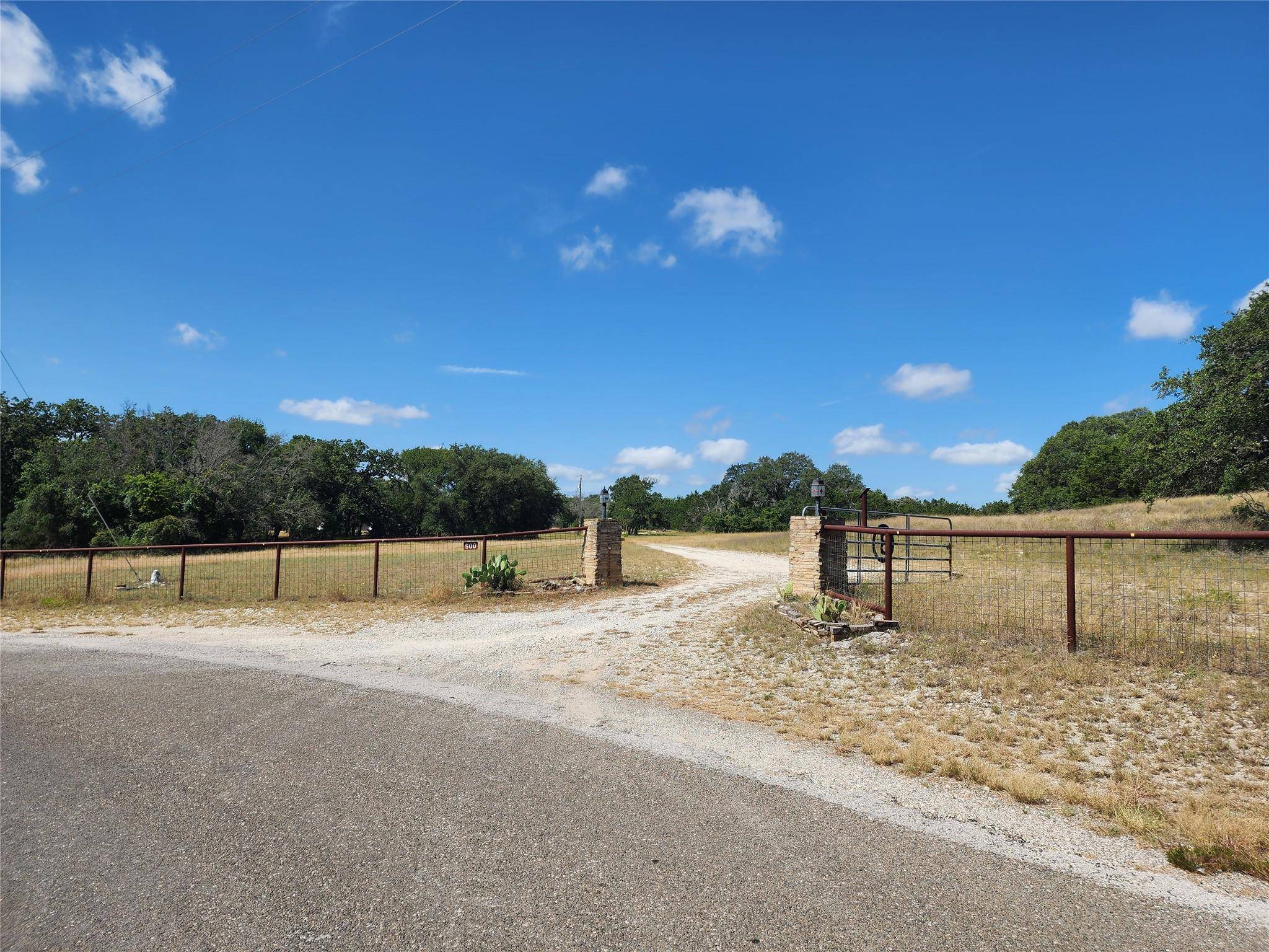 500 Spring Creek RD, Florence, TX 76527