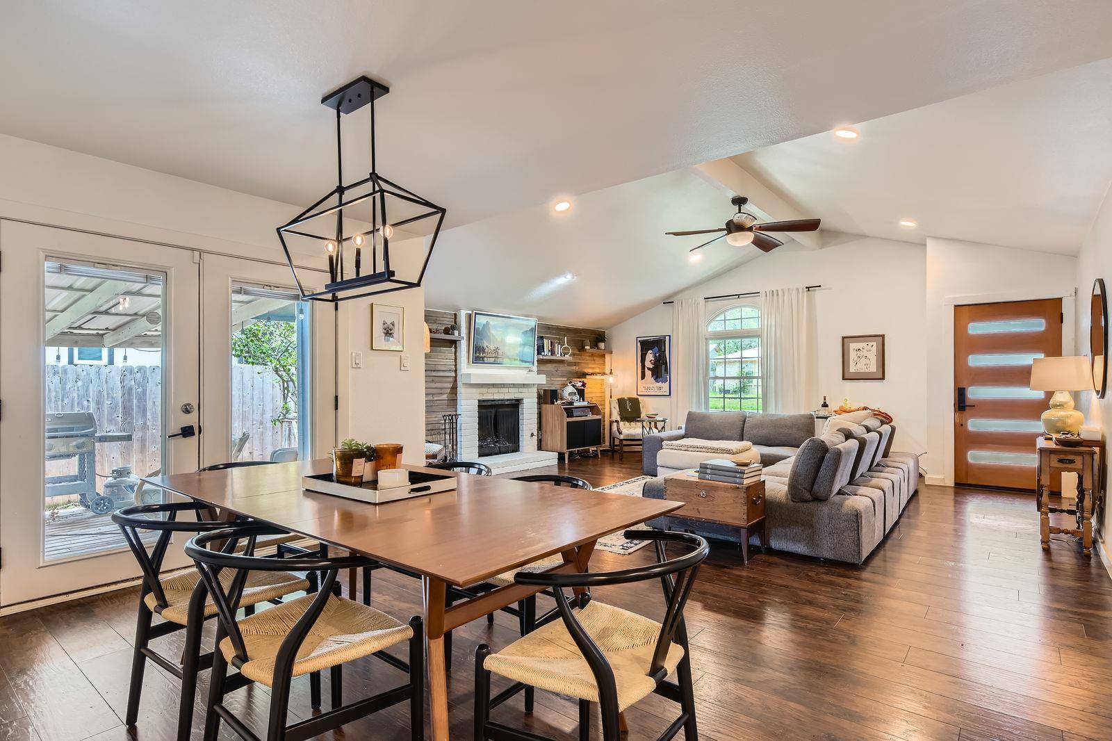7905 Wycombe DR, Austin, TX 78749