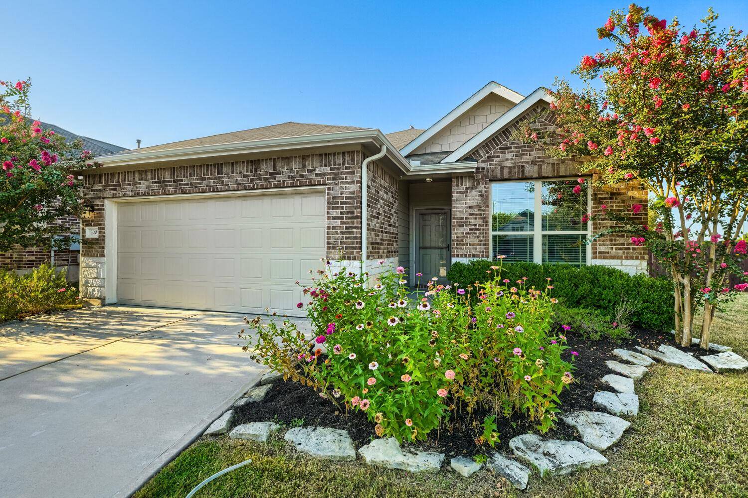 300 Shale CIR, Buda, TX 78610