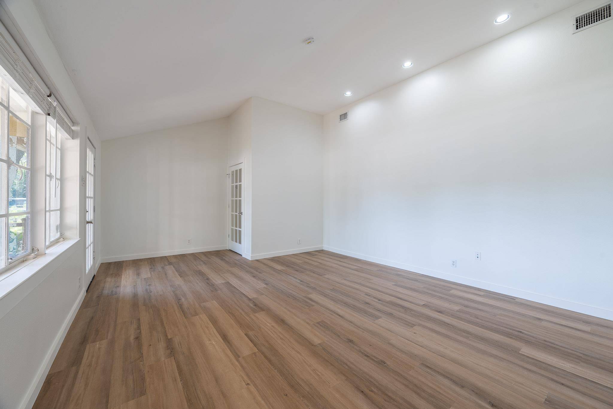 6700 Menchaca RD #1-J, Austin, TX 78745