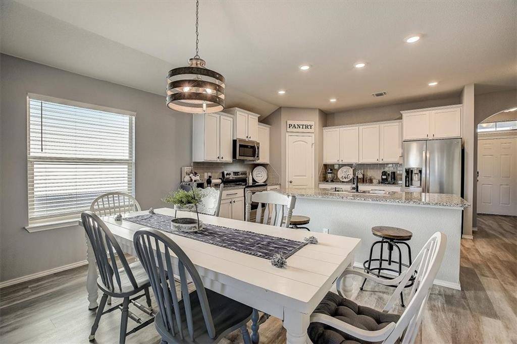 105 Beth Ann LOOP, Taylor, TX 76574