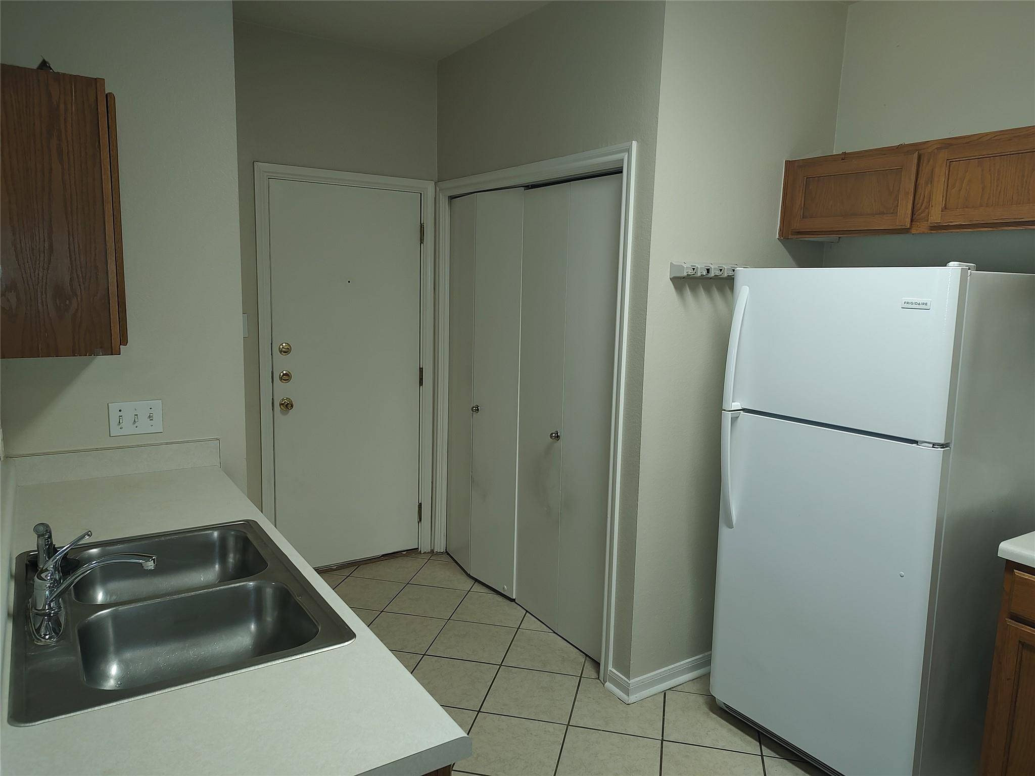 2206 S Bagdad RD #B, Leander, TX 78641
