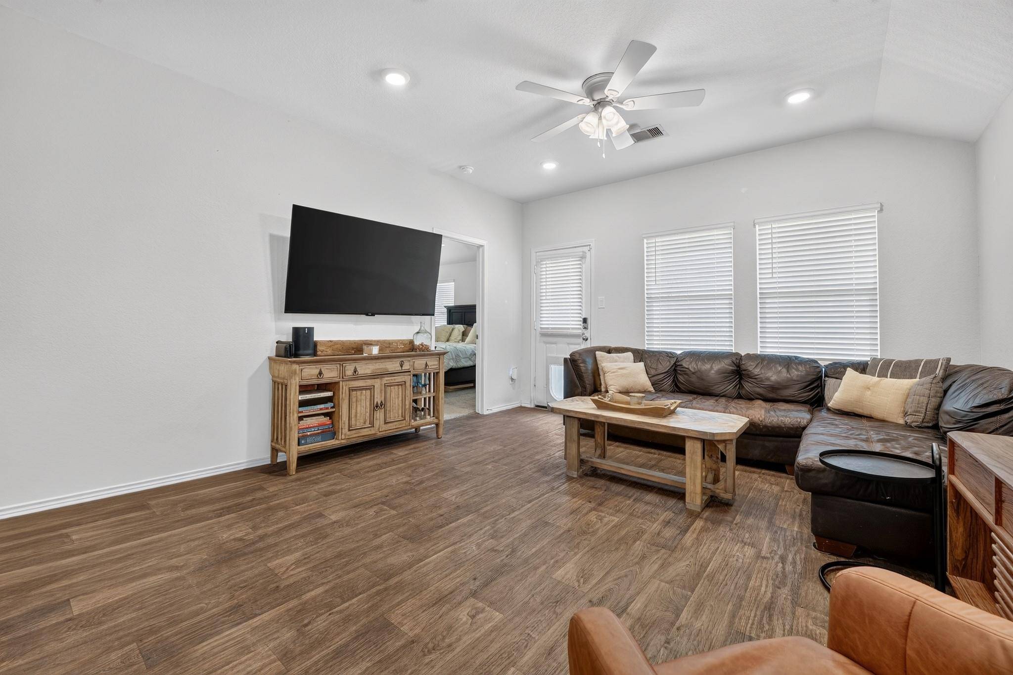 196 Harvest Creek DR, Uhland, TX 78640