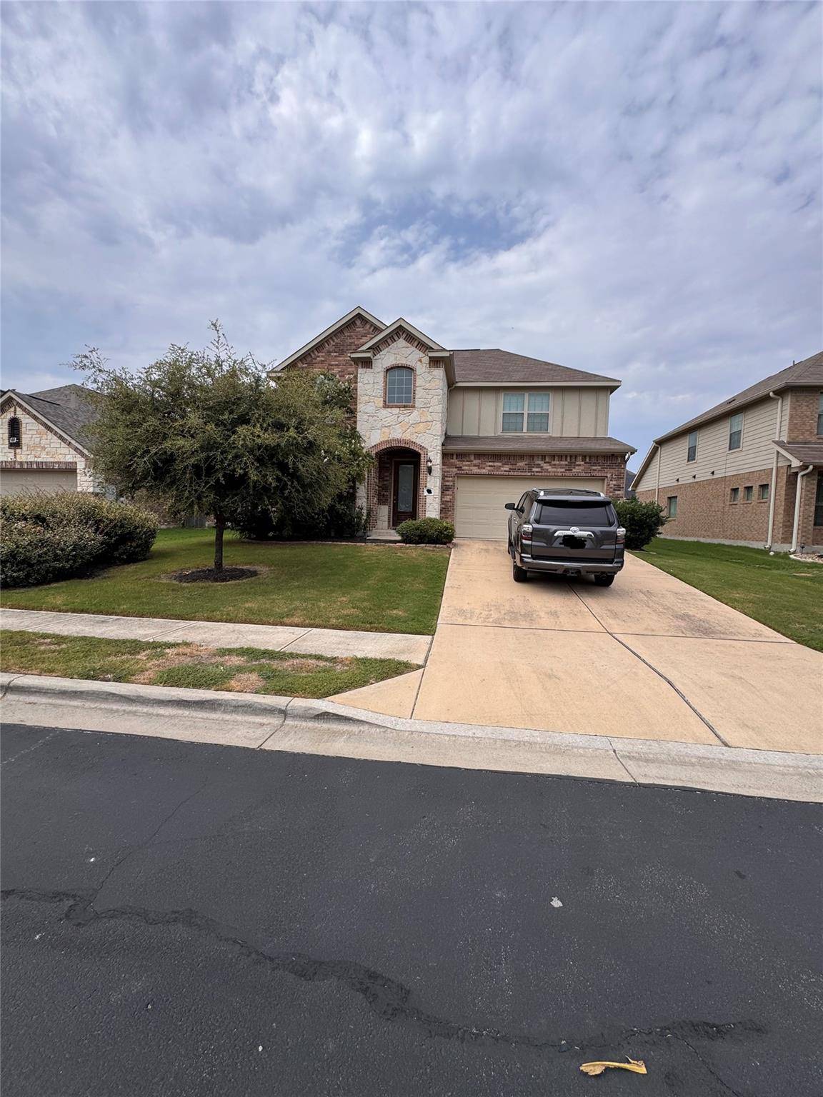 914 Emory Stable DR, Hutto, TX 78634