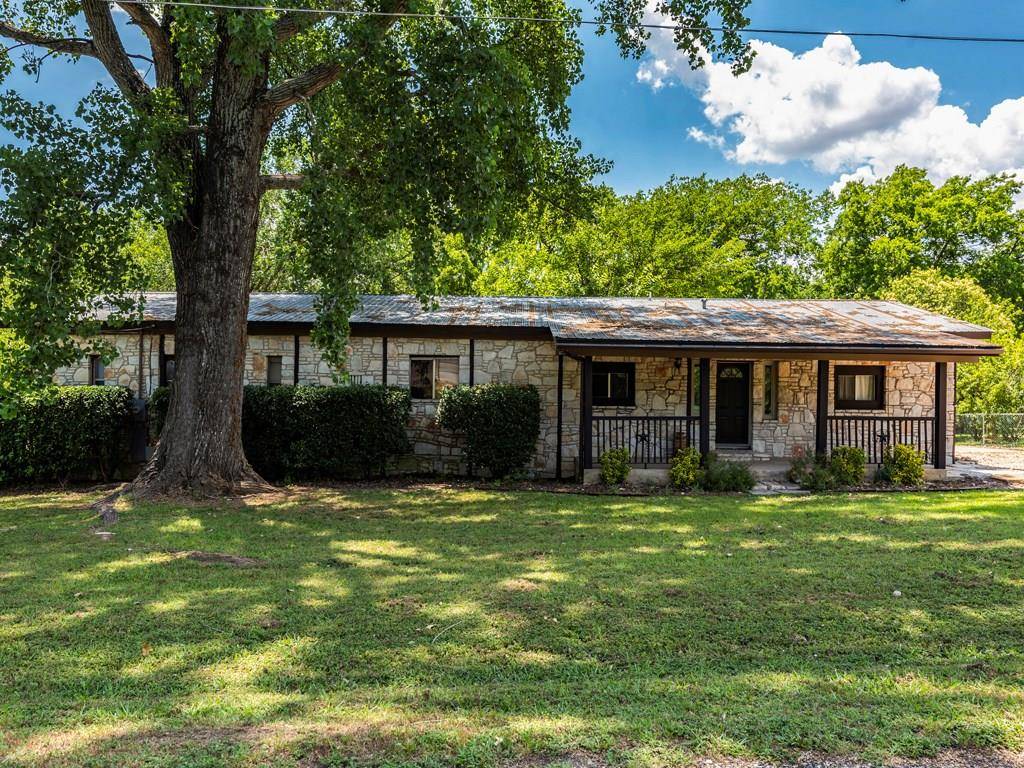 805 N 3rd ST, Jarrell, TX 76537