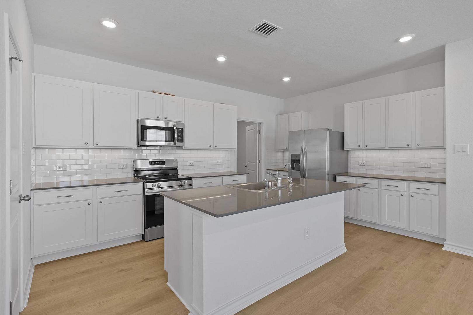 109 Hatari TRL, Jarrell, TX 76537