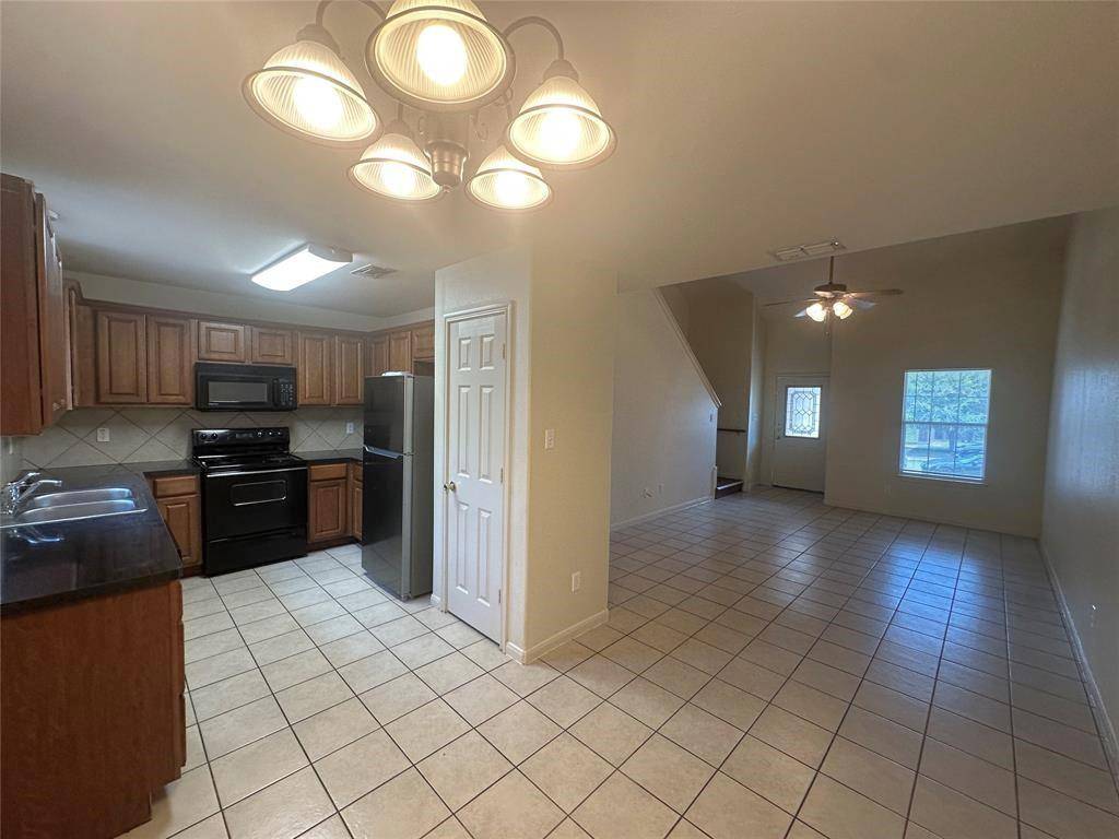 1408 Bergin CT #B, Georgetown, TX 78626