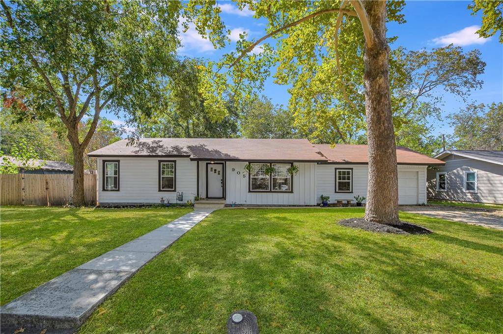 905 Fisher ST, Taylor, TX 76574
