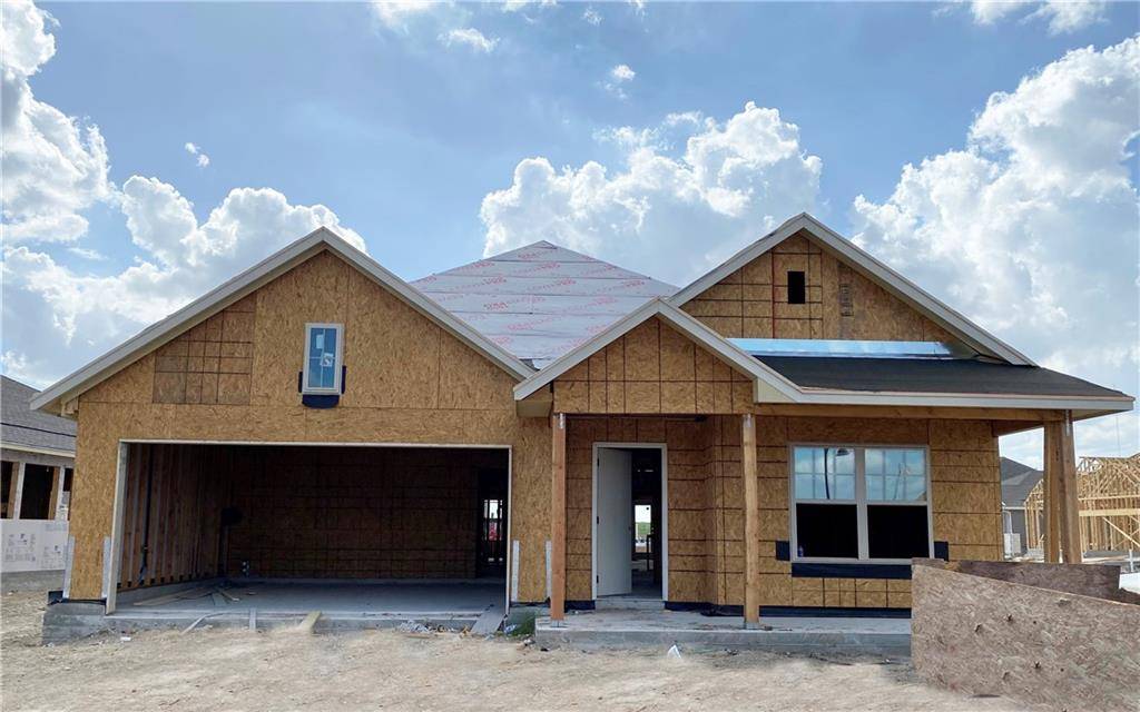 101 Golden LN, Hutto, TX 78634