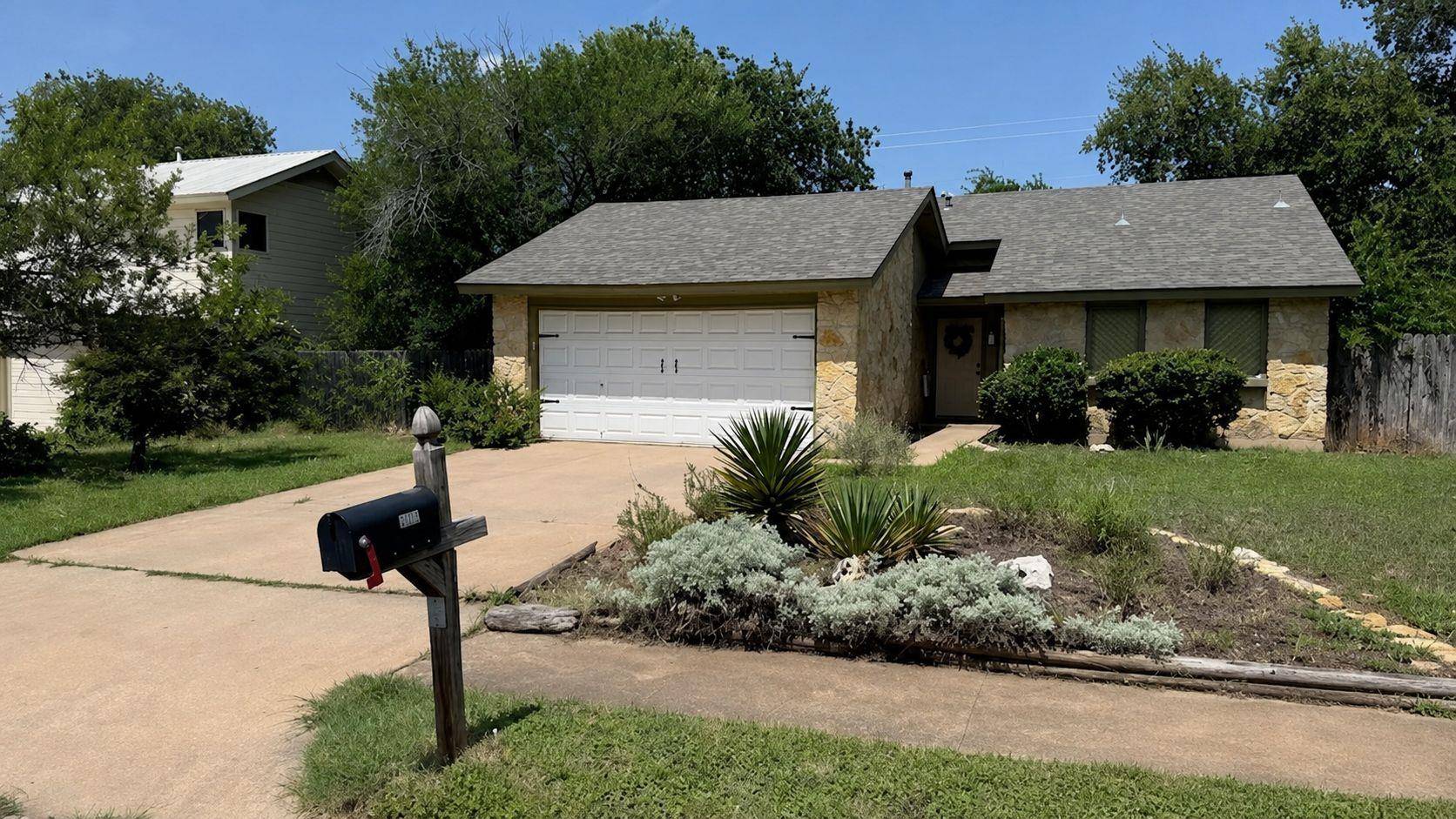 411 Hillside DR, Round Rock, TX 78681