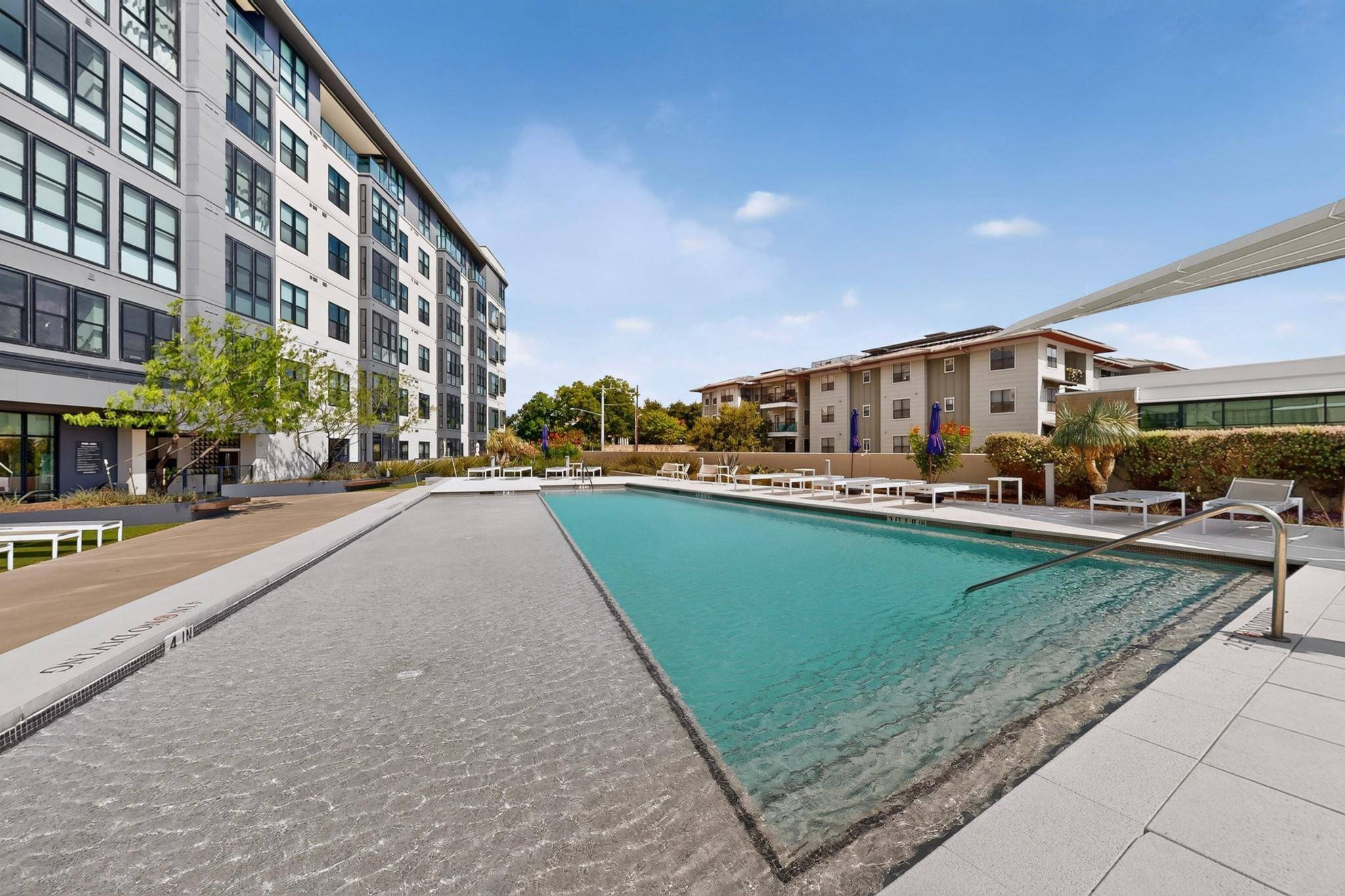 800 Embassy DR #205, Austin, TX 78702