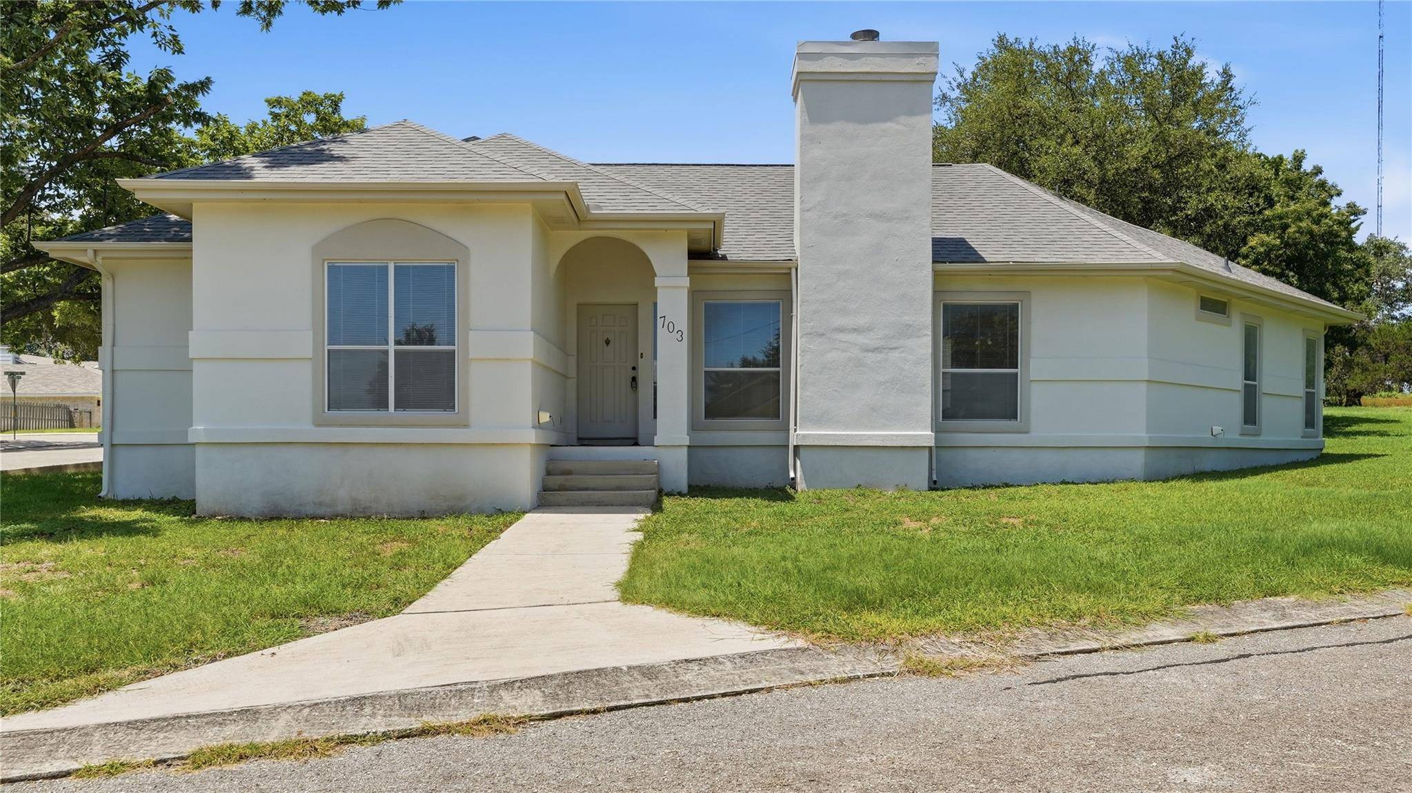 703 Lazy Bluff LN, New Braunfels, TX 78130