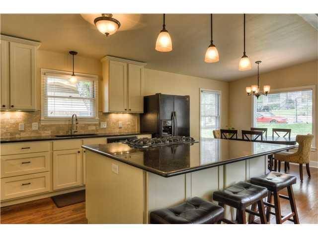 2111 W 10th ST, Austin, TX 78703