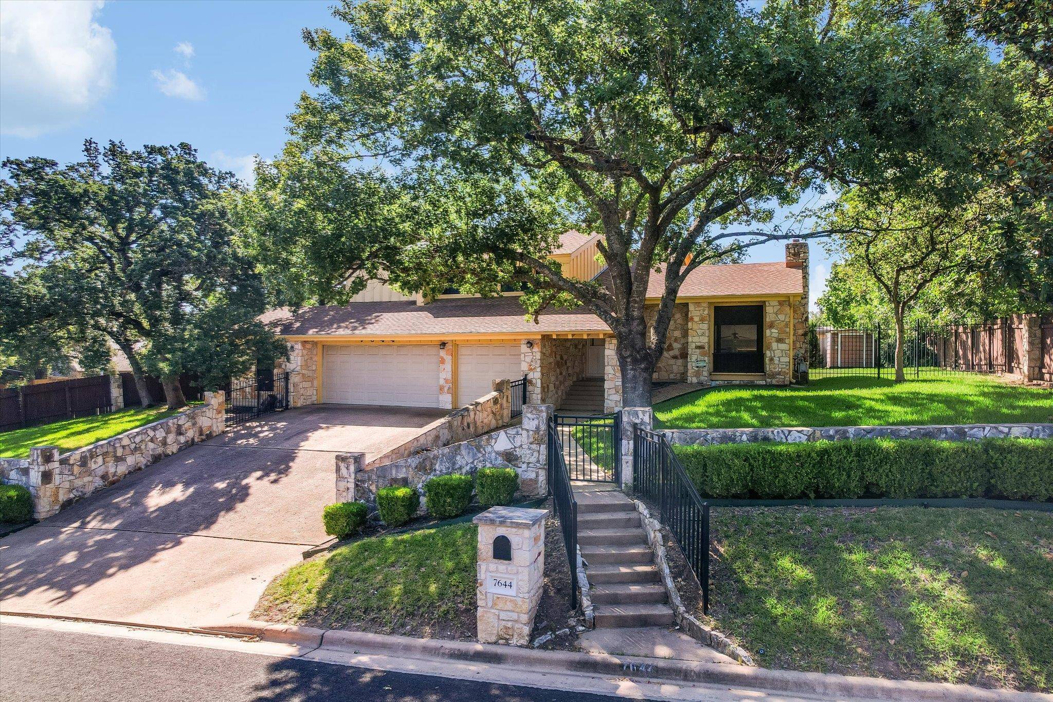 7644 PARKVIEW CIR, Austin, TX 78731