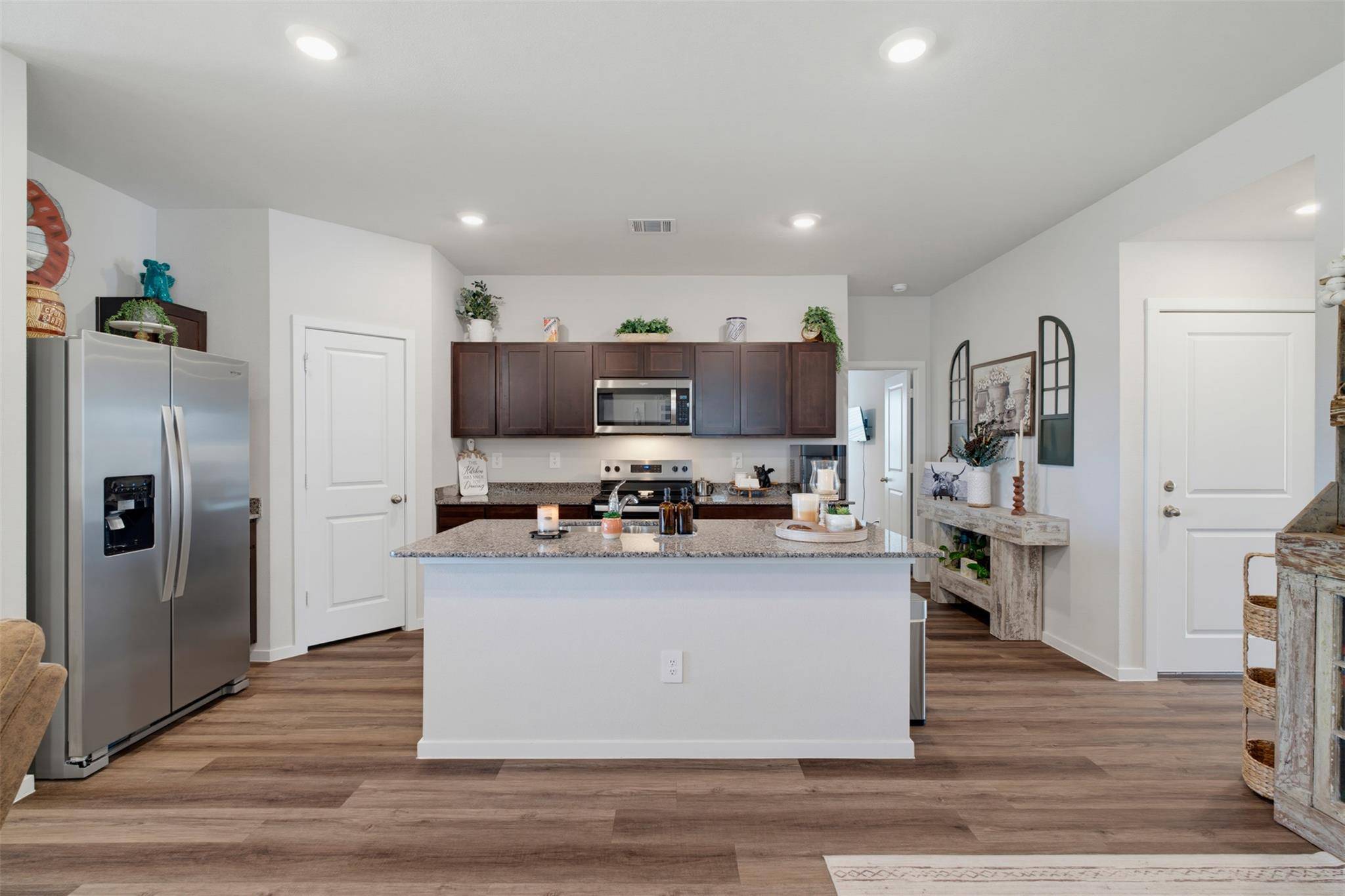 325 Doss DR, Rockdale, TX 76567