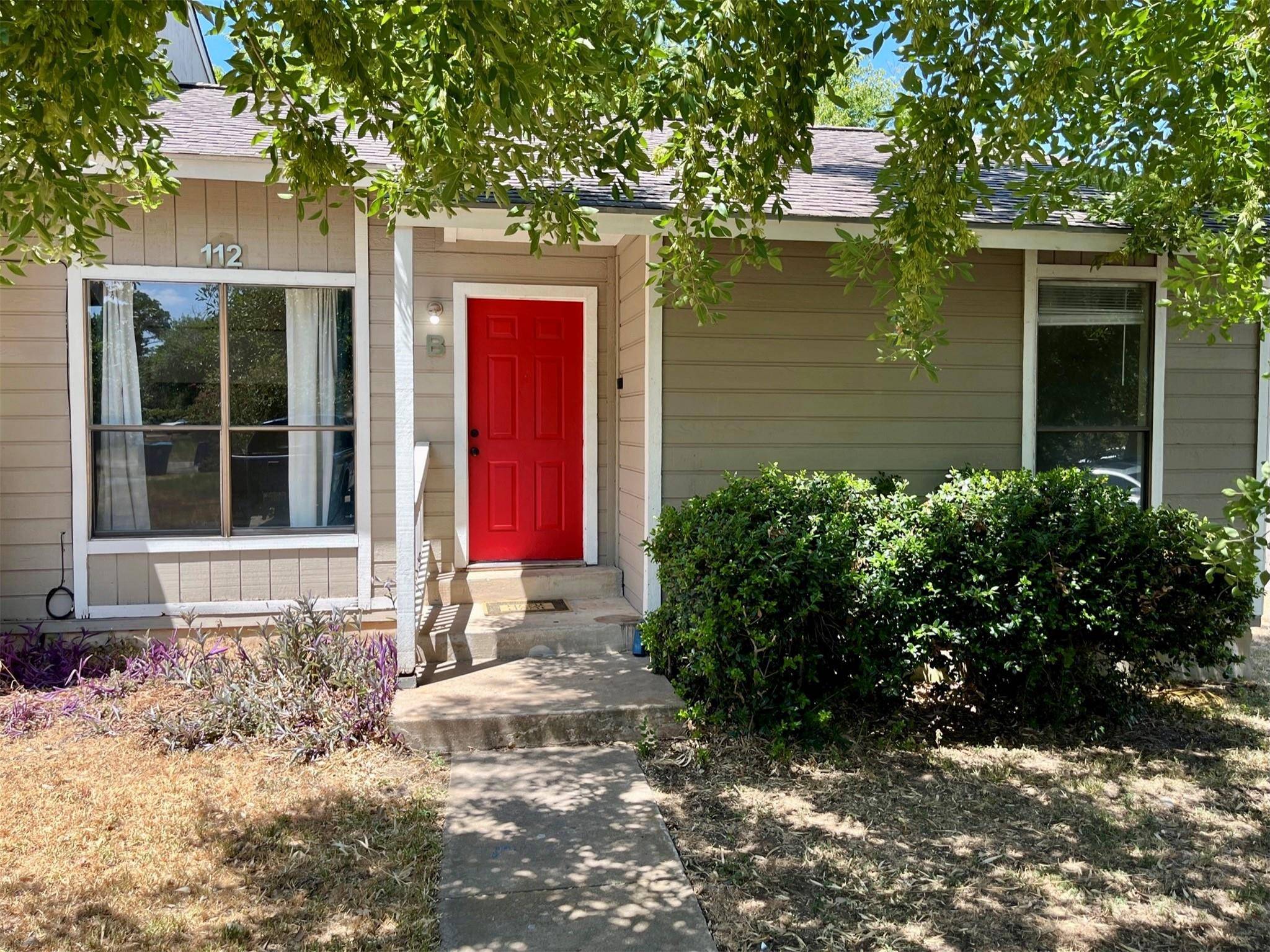112 Hillside CV #B, Elgin, TX 78621