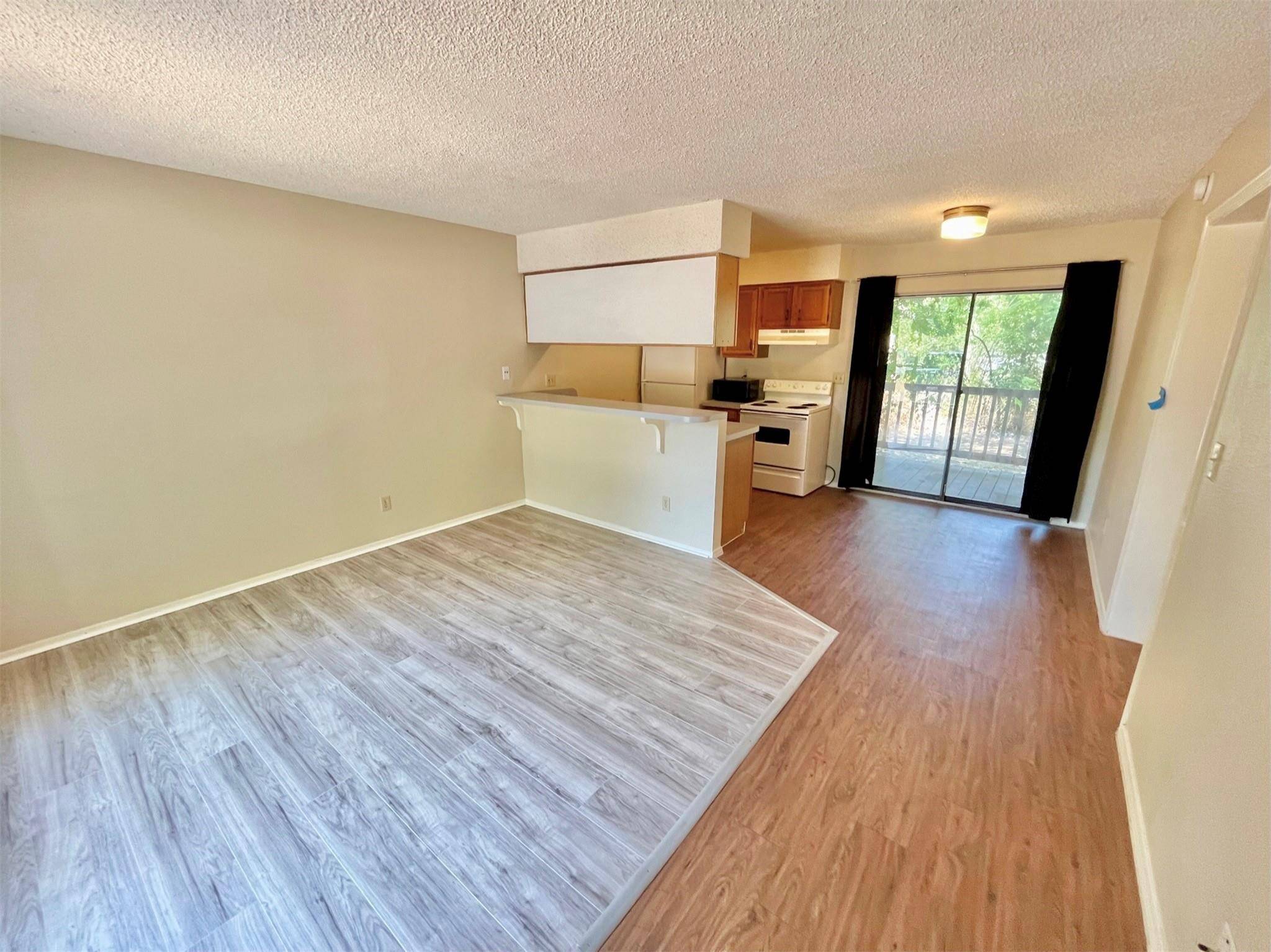 112 Hillside CV #B, Elgin, TX 78621
