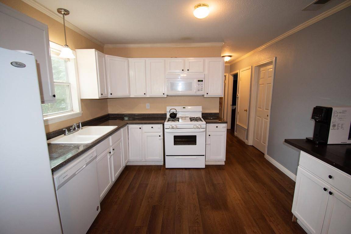 722 Dyer ST, Rockdale, TX 76567