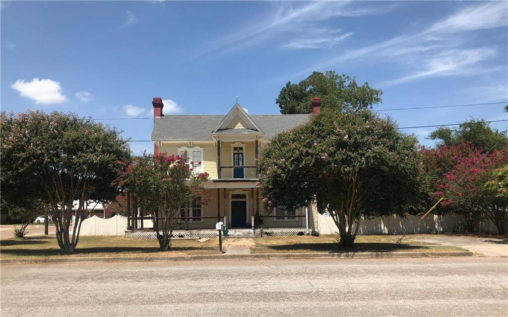 102 E 2nd ST, Cameron, TX 76520