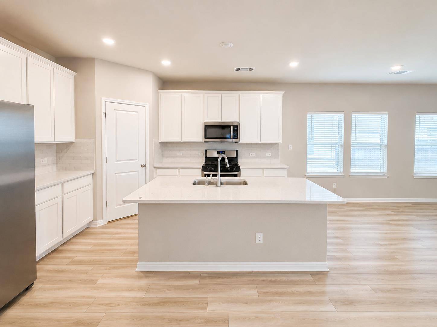 206 Wind TRL, Hutto, TX 78634