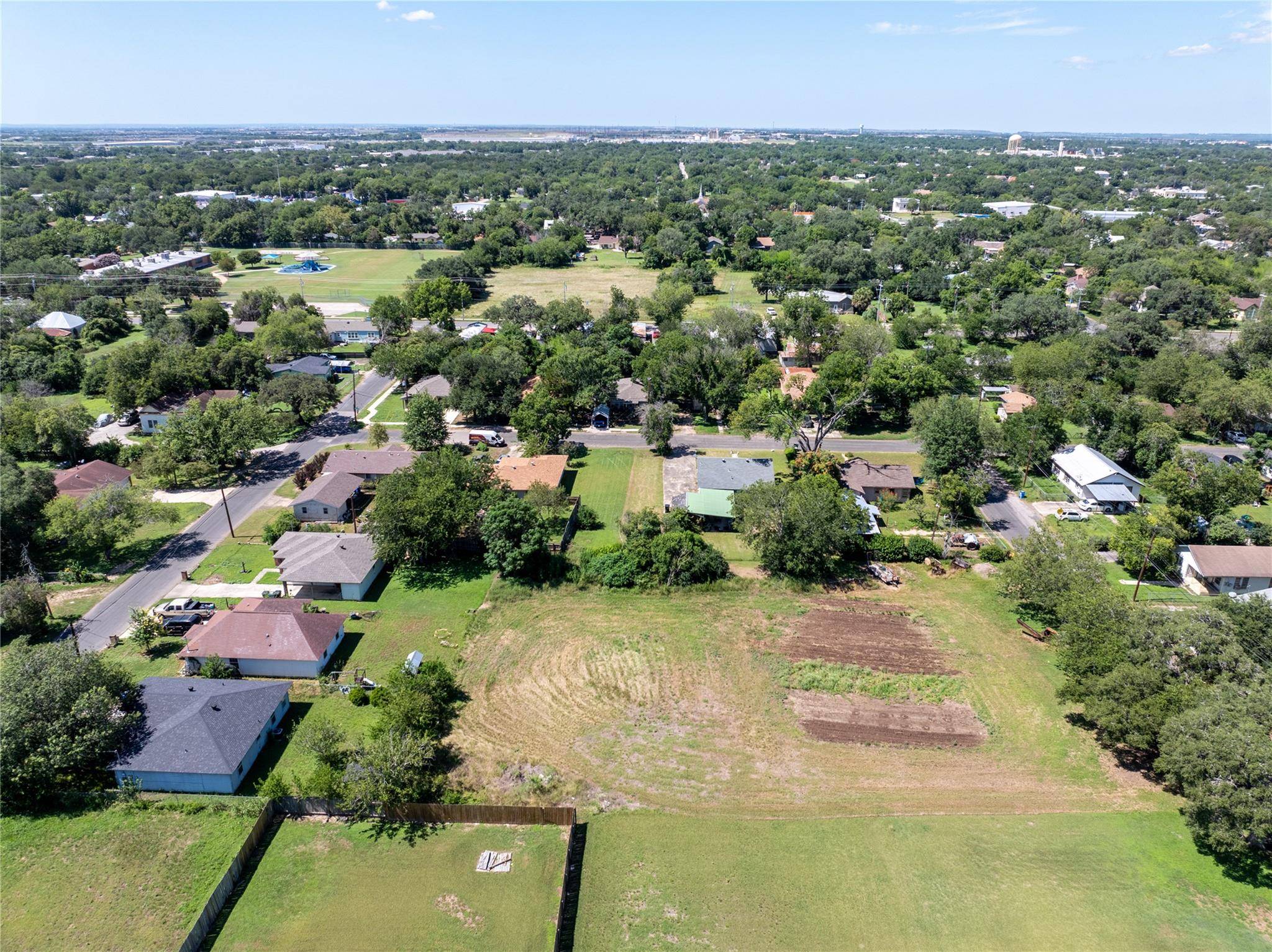 761 Mitchell Ave, Seguin, TX 78155
