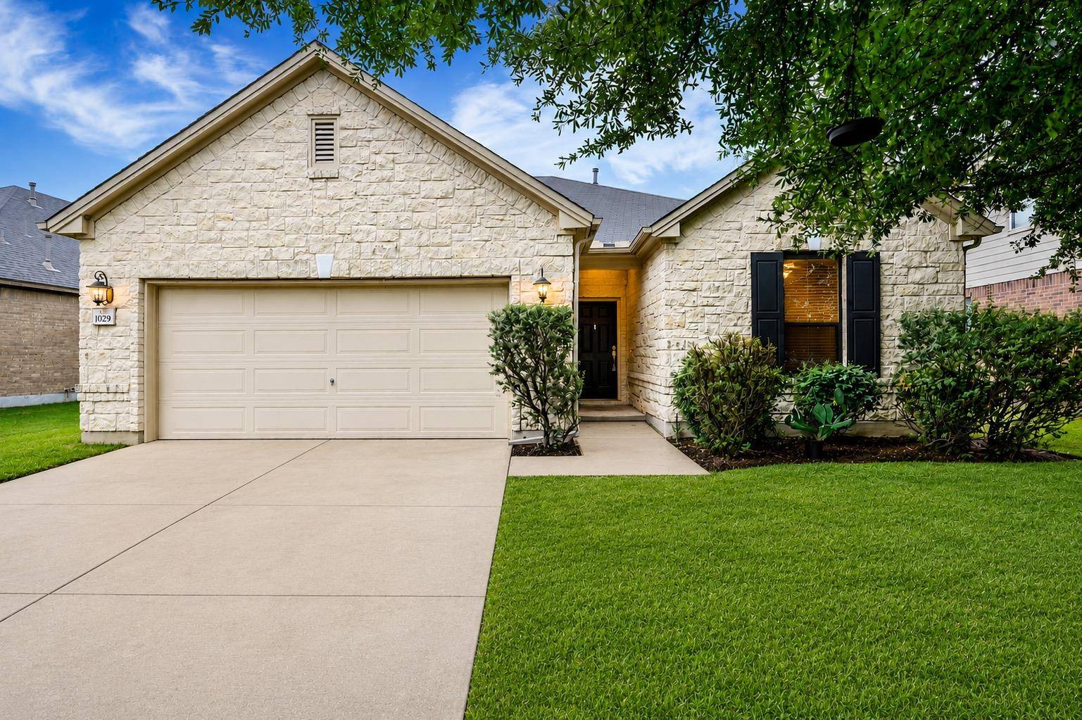 1029 Hyde Park DR, Round Rock, TX 78665