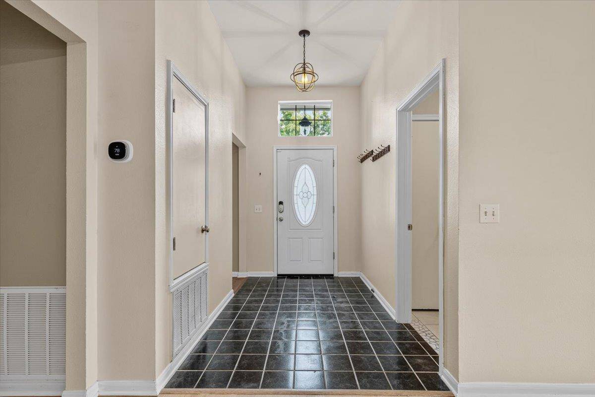 206 Evergreen CIR, Georgetown, TX 78626