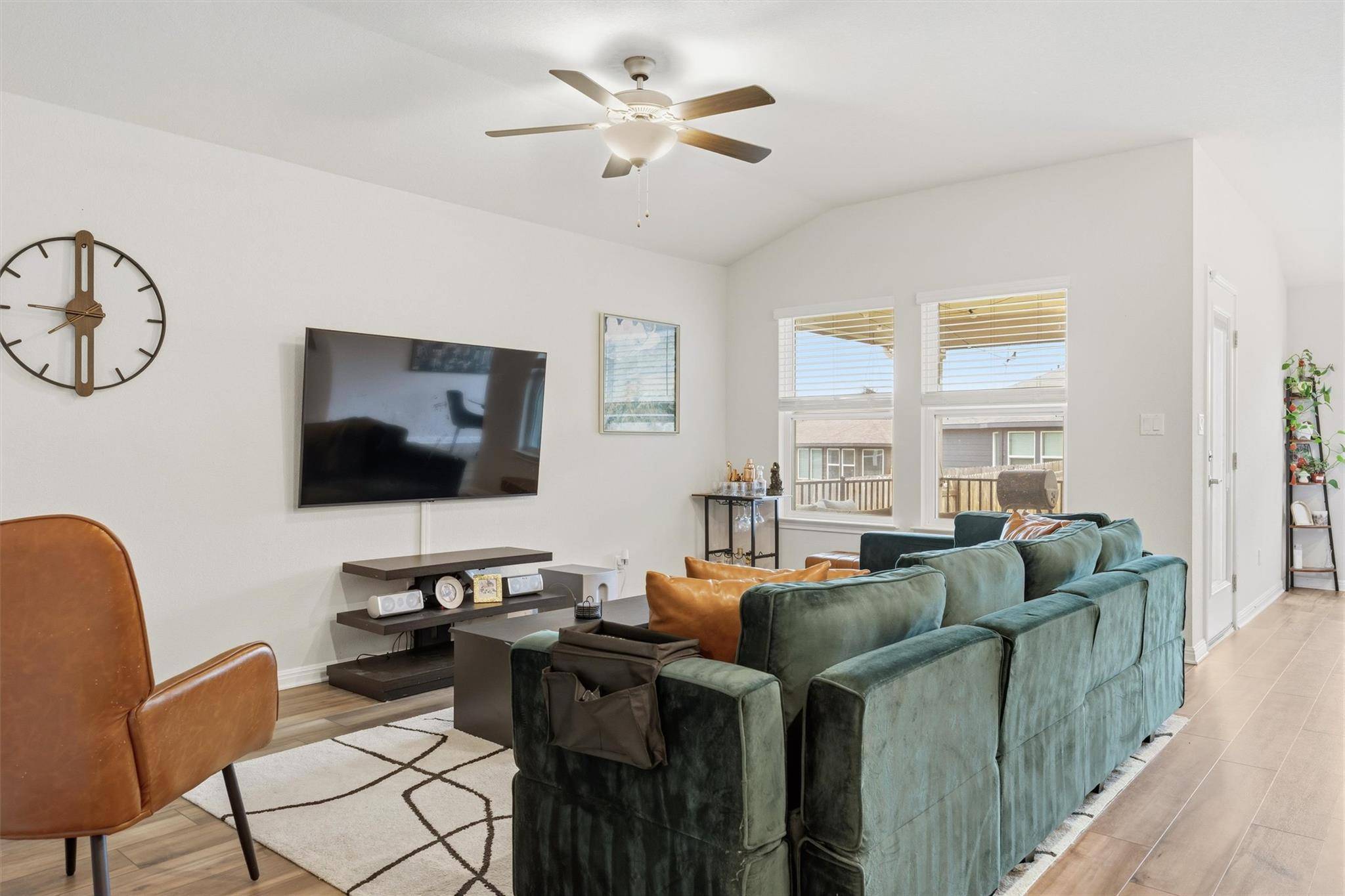 162 El Capitan LOOP, Dripping Springs, TX 78620