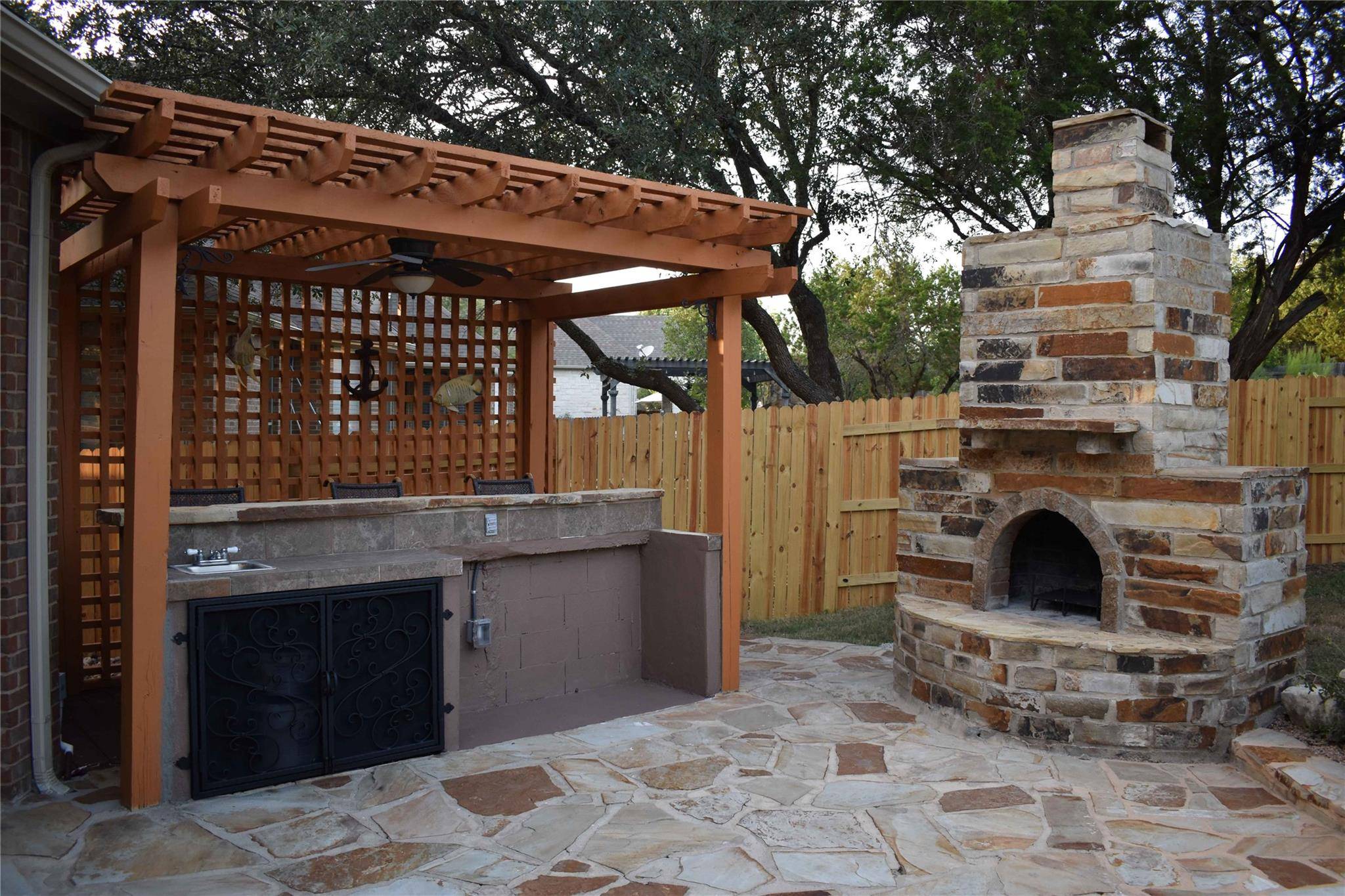 560 Aspen DR, Austin, TX 78737