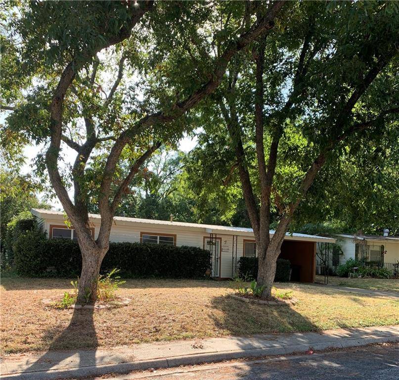 717 Hogan DR, Rockdale, TX 76567