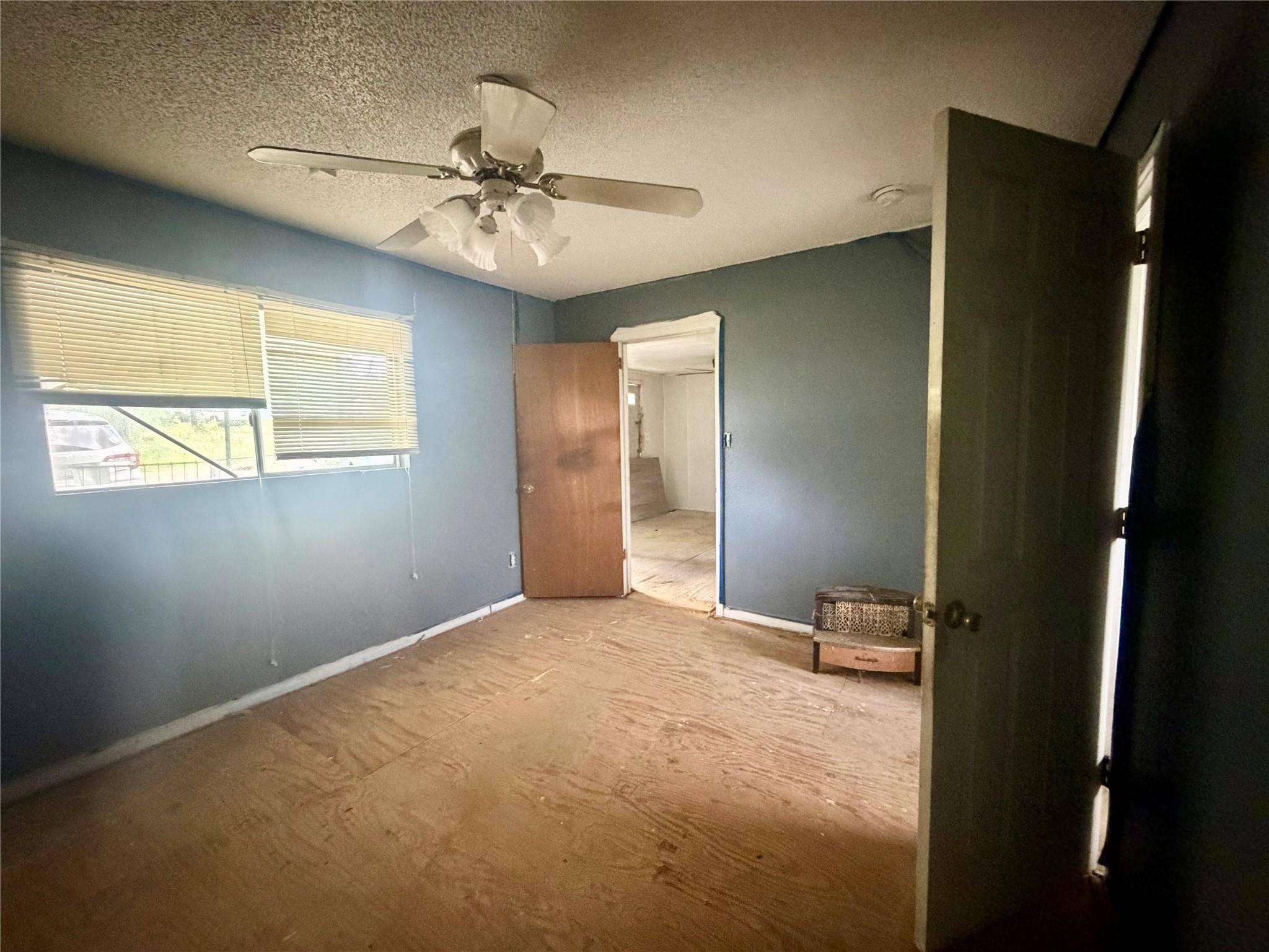 808 W Boundary ST, Giddings, TX 78942