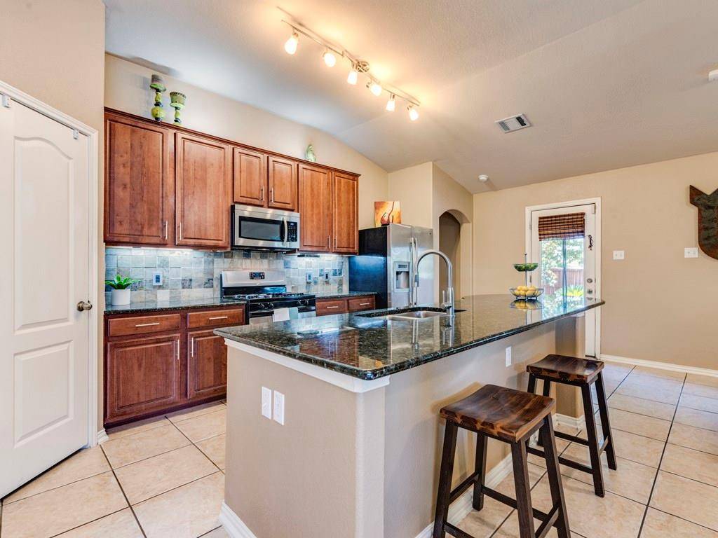 2120 Intrepid DR, Buda, TX 78610