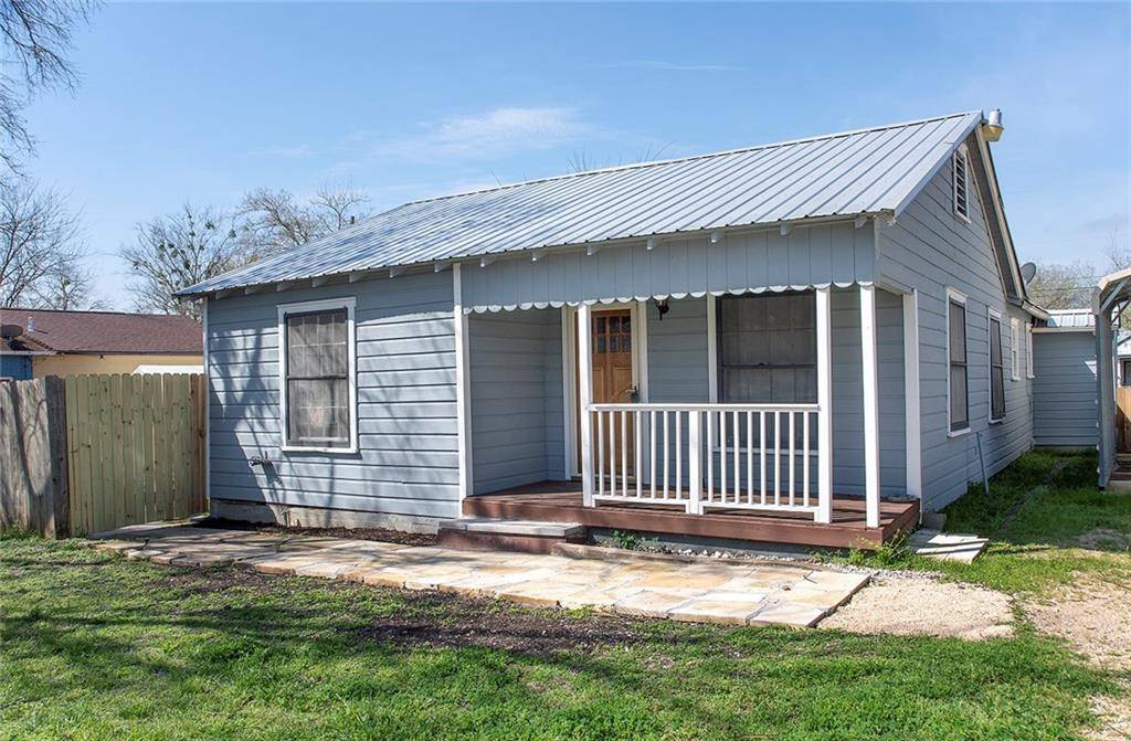 517 Lizzie ST, Taylor, TX 76574