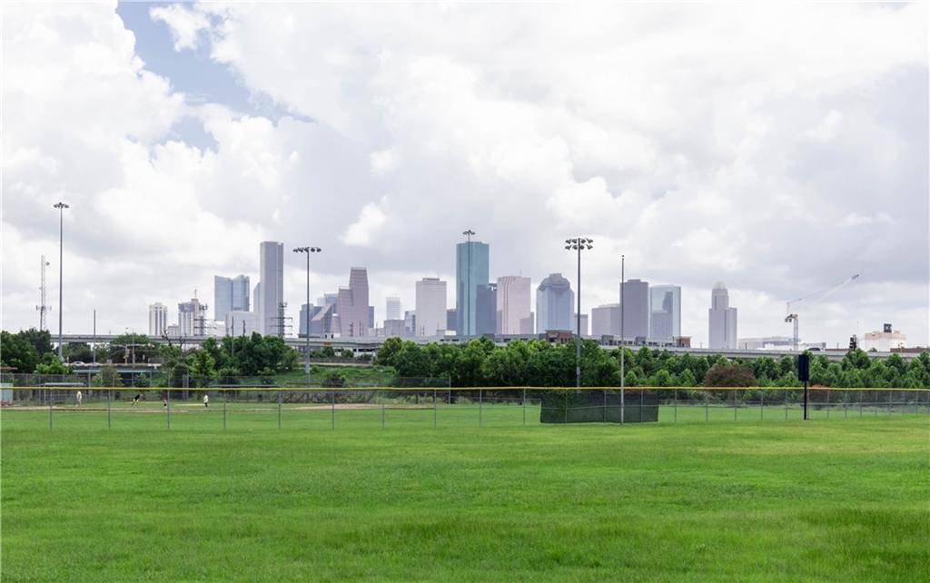 2627 White Oak Drive, Houston, TX 77009