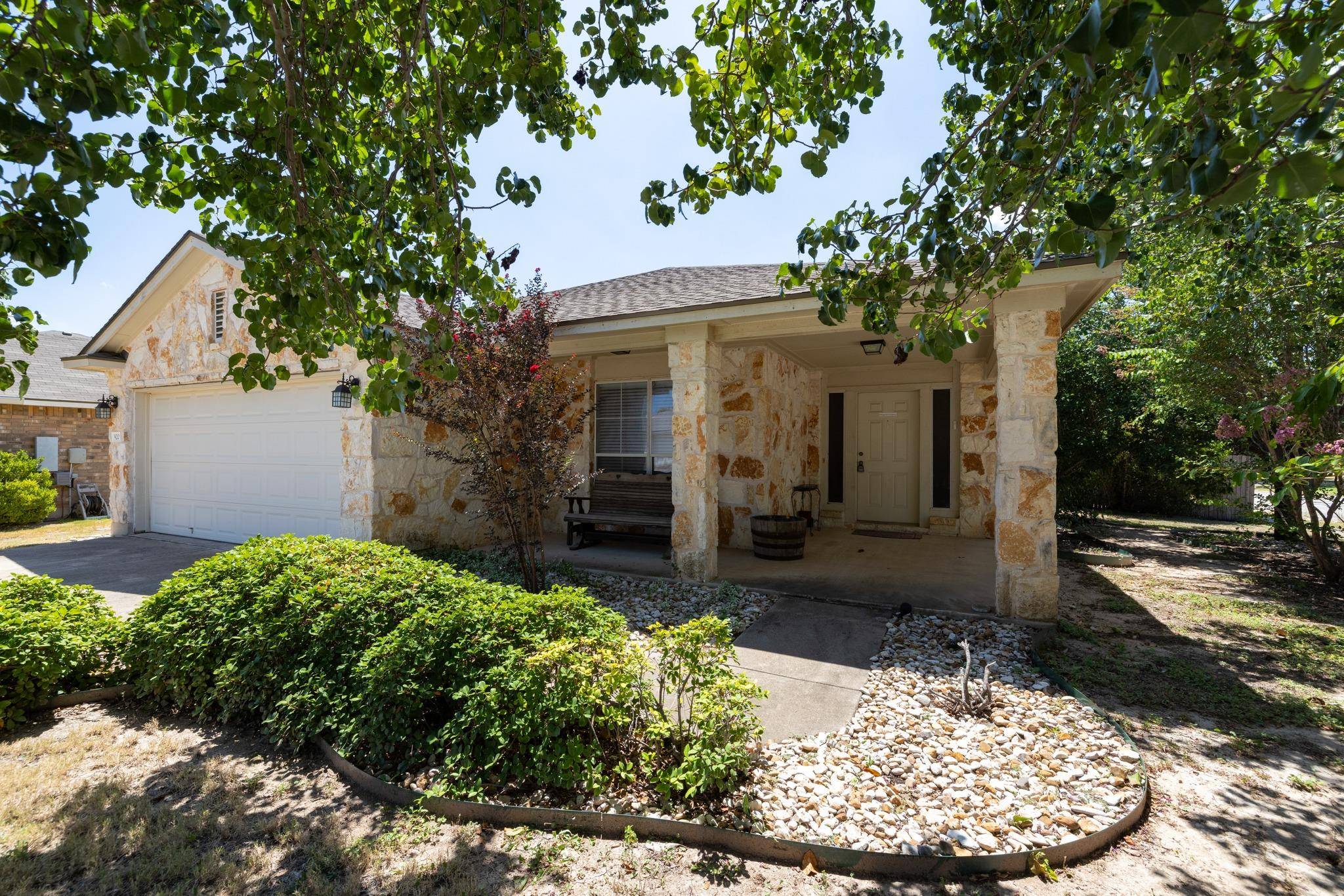 920 Flanagan DR, Leander, TX 78641