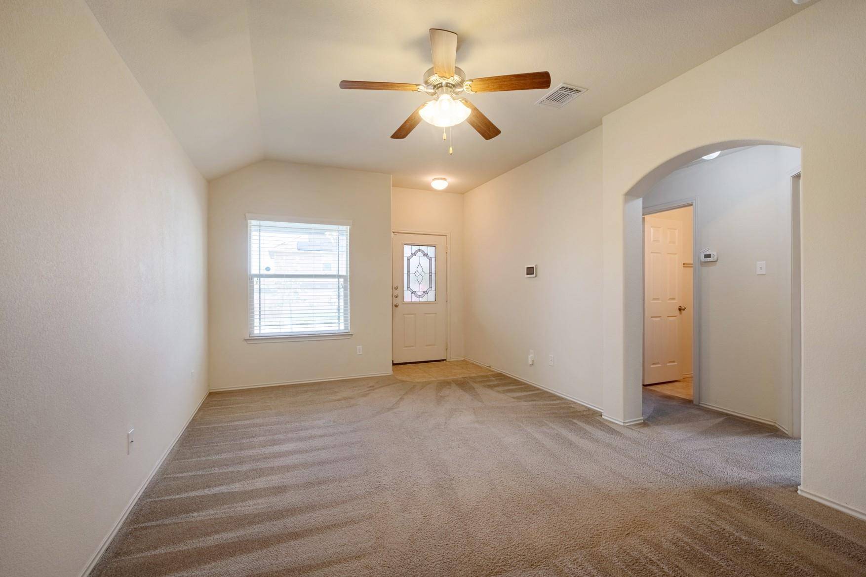 100 Azurite DR, Jarrell, TX 76537
