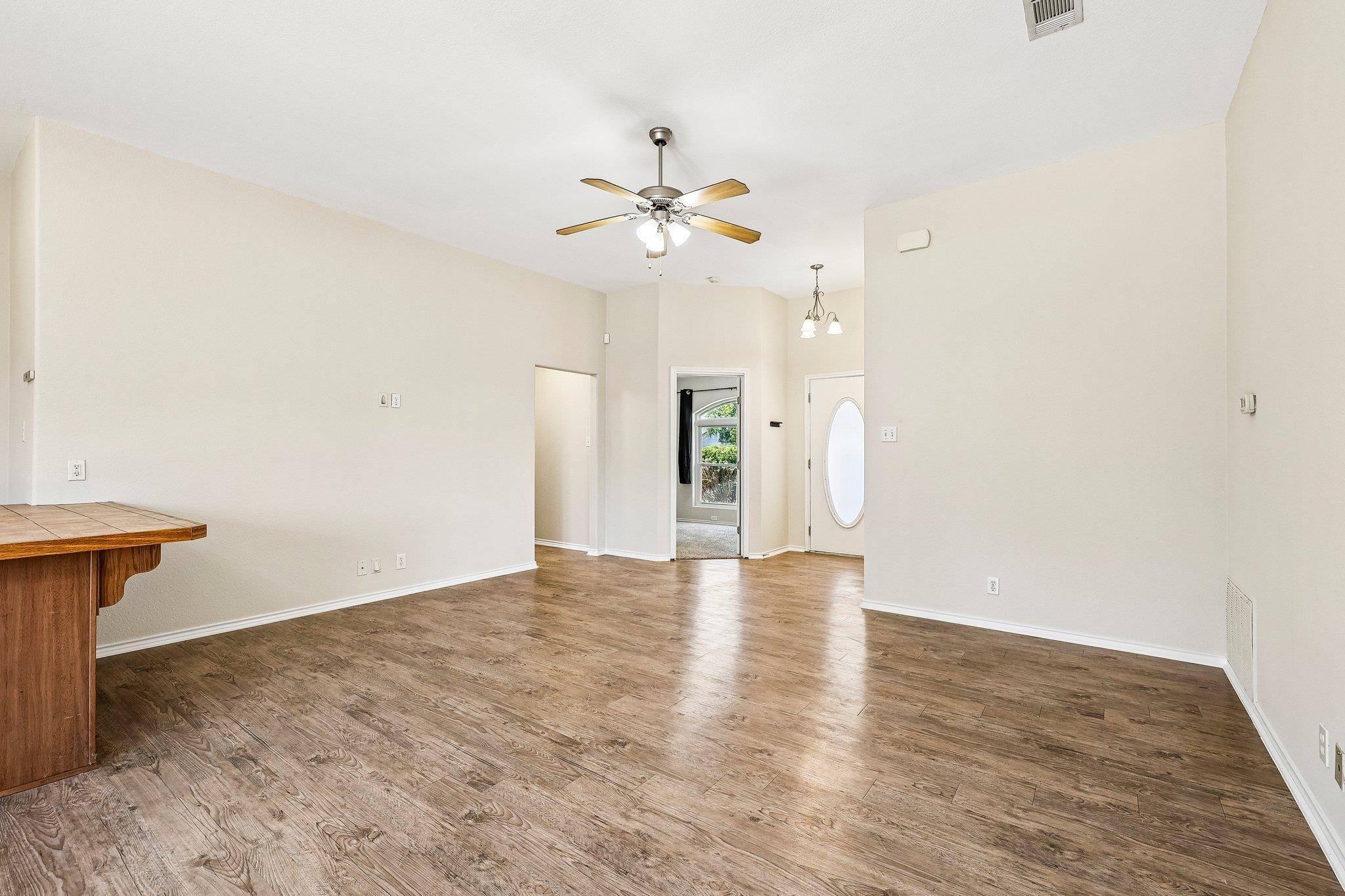 224 Copper LN, Jarrell, TX 76537