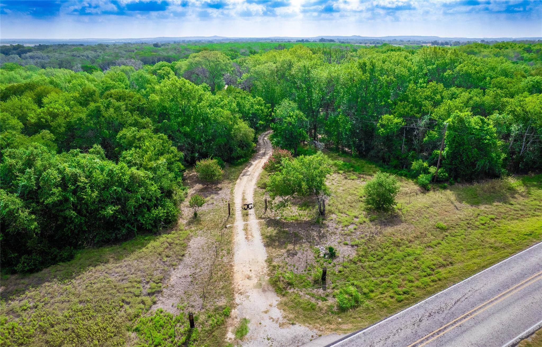 12135 Fm 1322, Luling, TX 78648