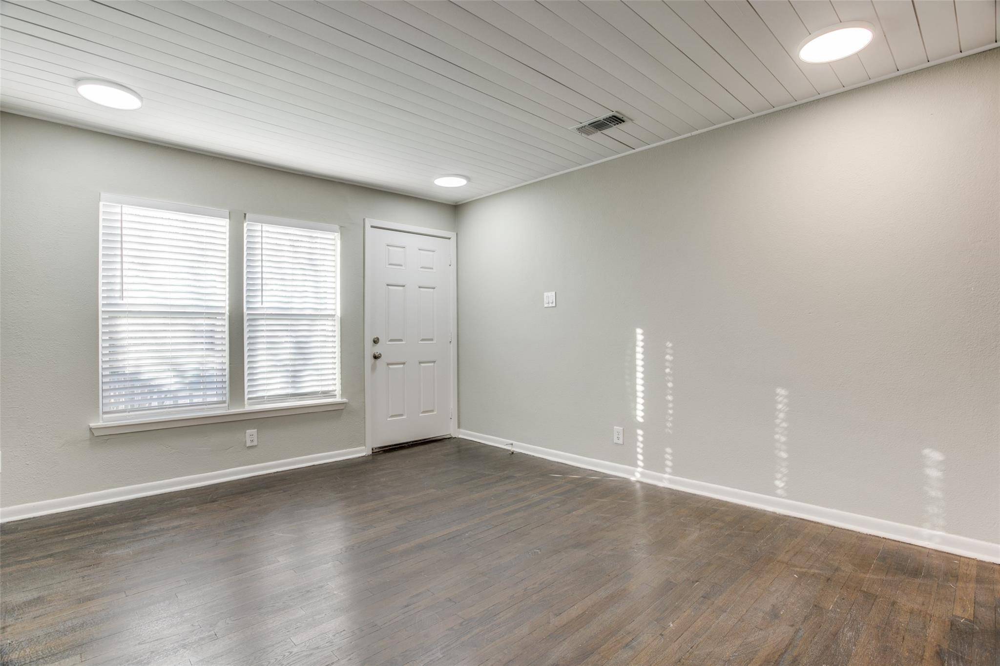 5216 McCarty W #7, Austin, TX 78749