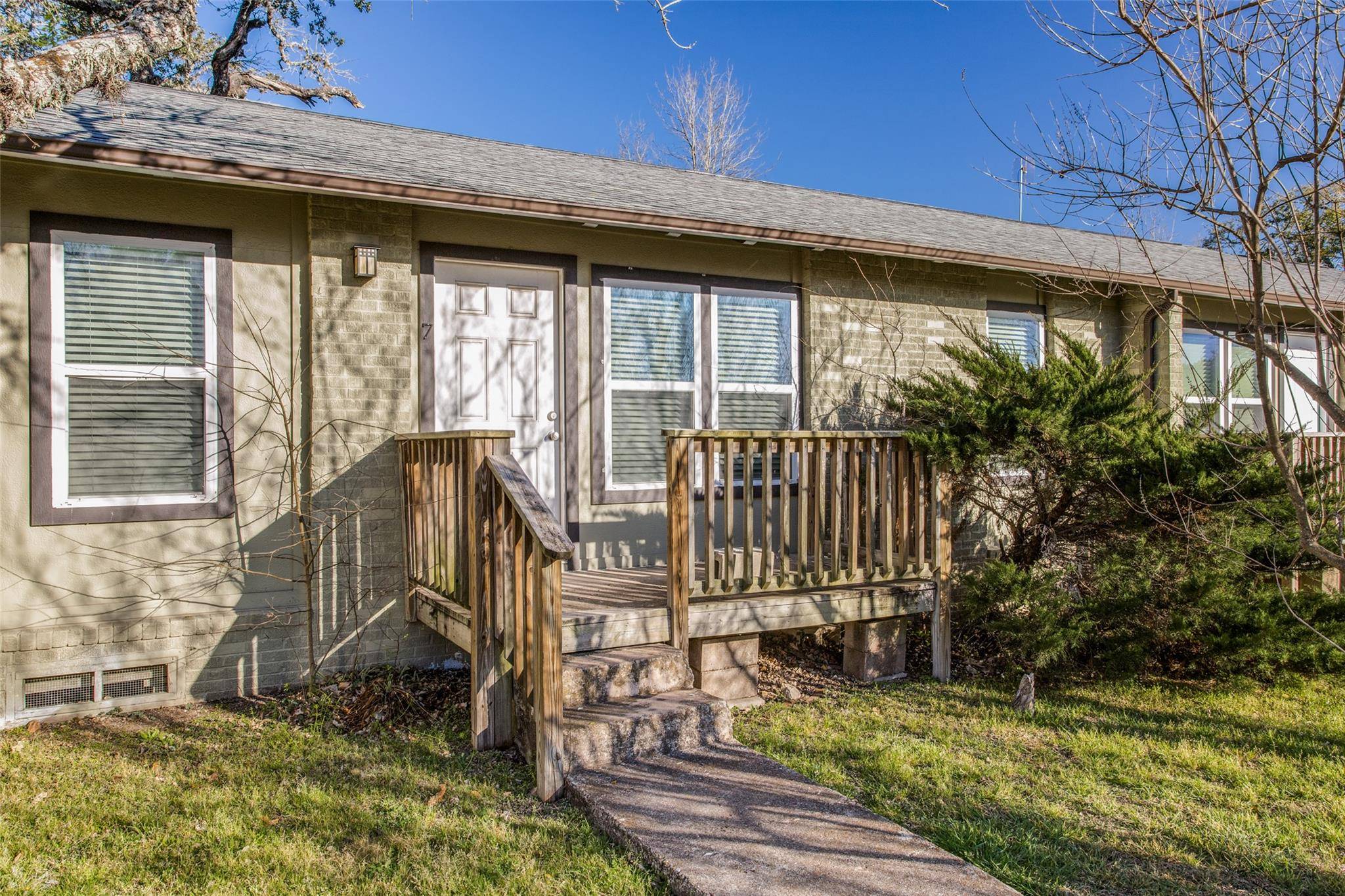 5216 McCarty W #7, Austin, TX 78749