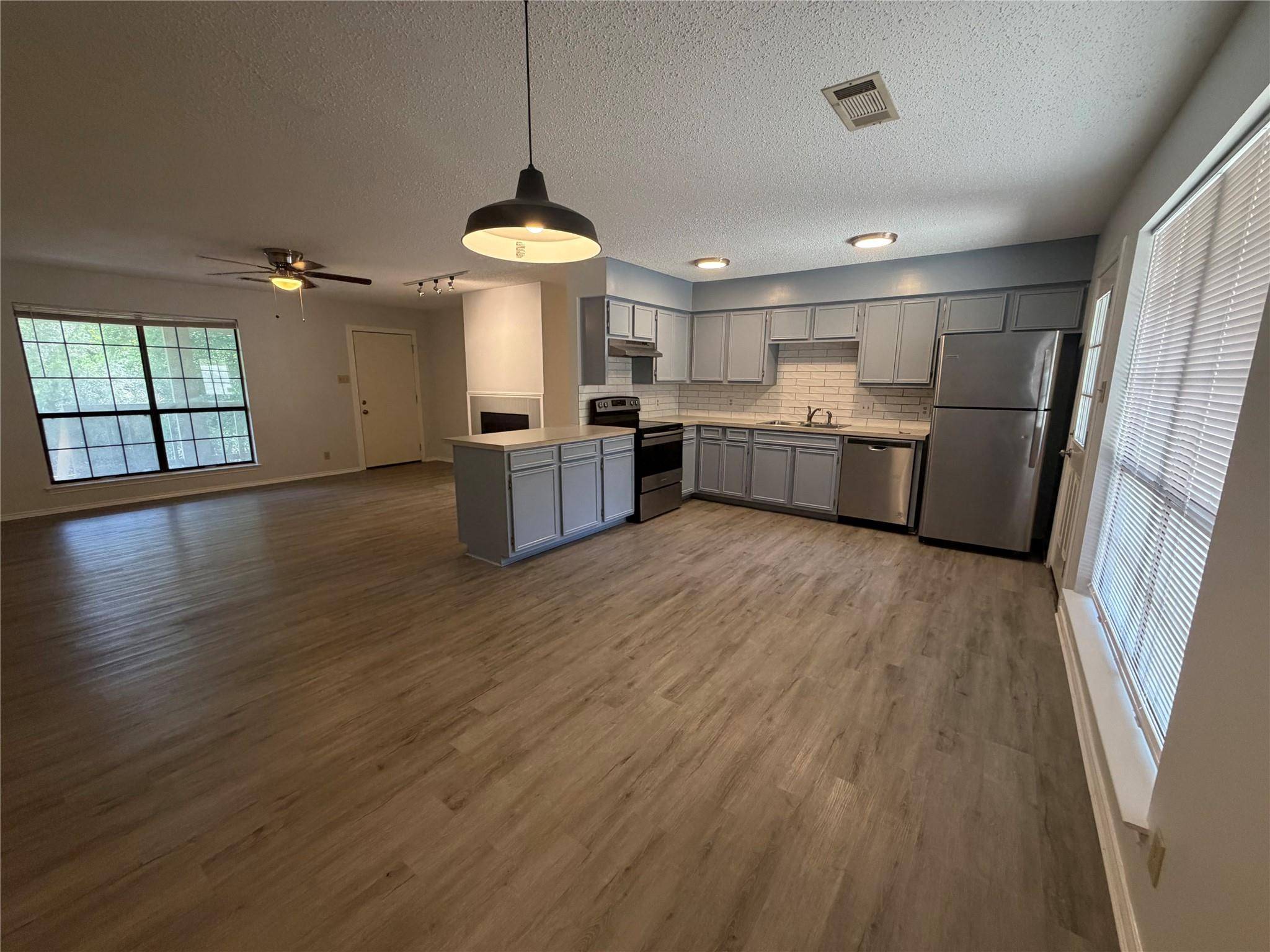 11101 Oak Branch DR #A & B, Austin, TX 78737