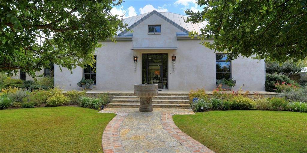 605 N Washington ST, Fredericksburg, TX 78624