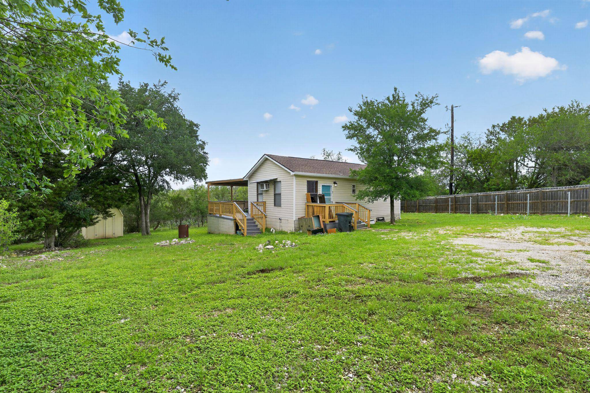 902 Lazy LN, San Marcos, TX 78666