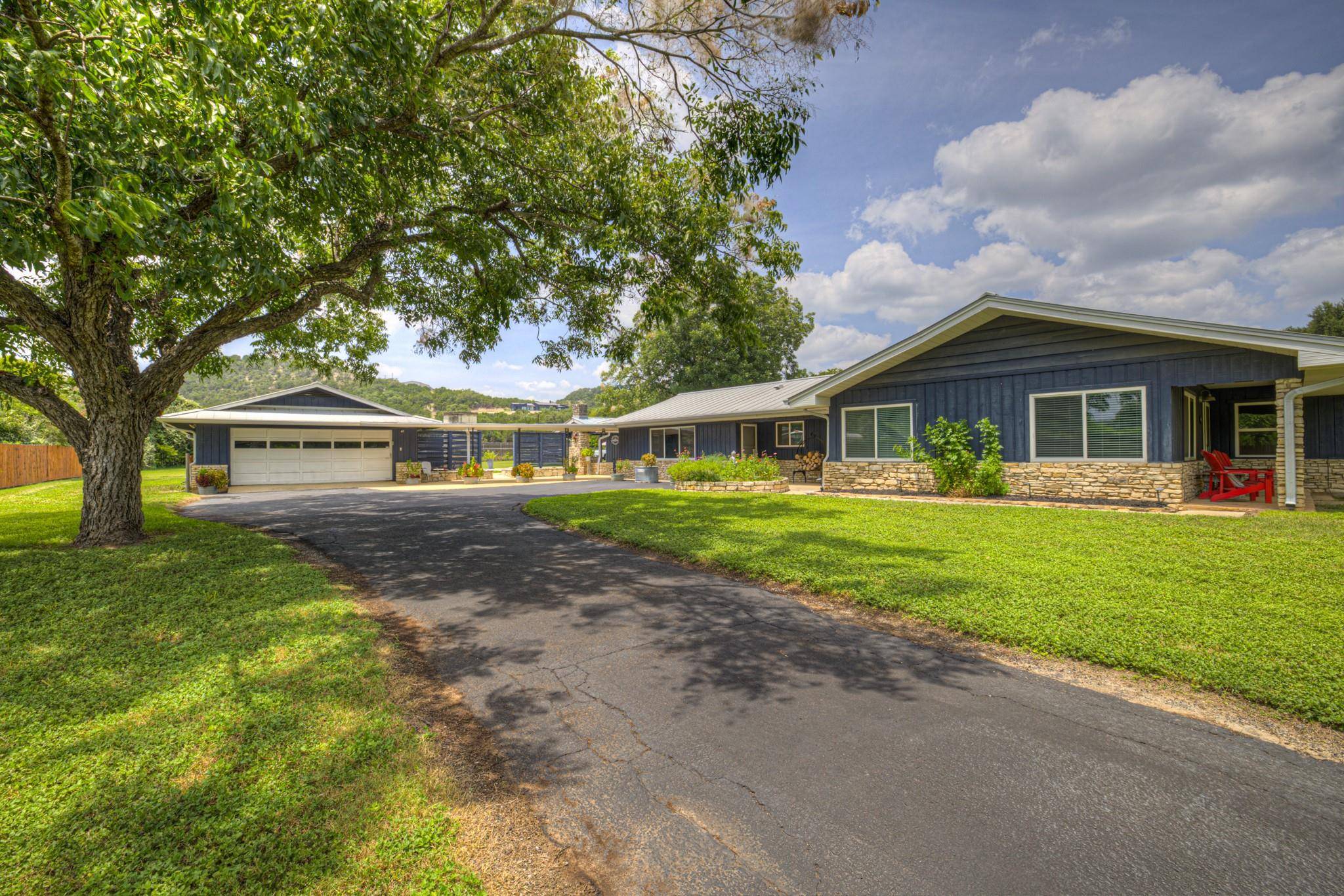 635 Riverside Path, Canyon Lake, TX 78133