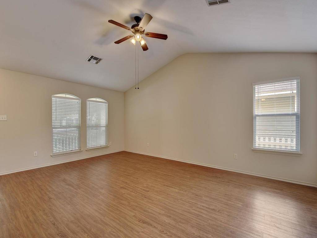 136 Strawn, Kyle, TX 78640