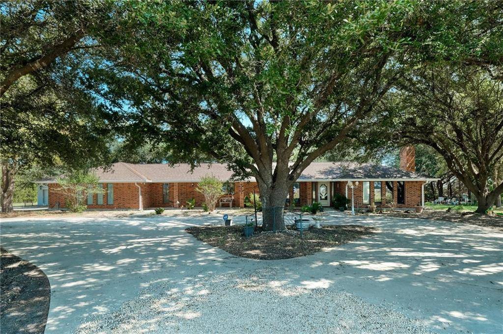 819 County Road 418, Taylor, TX 76574