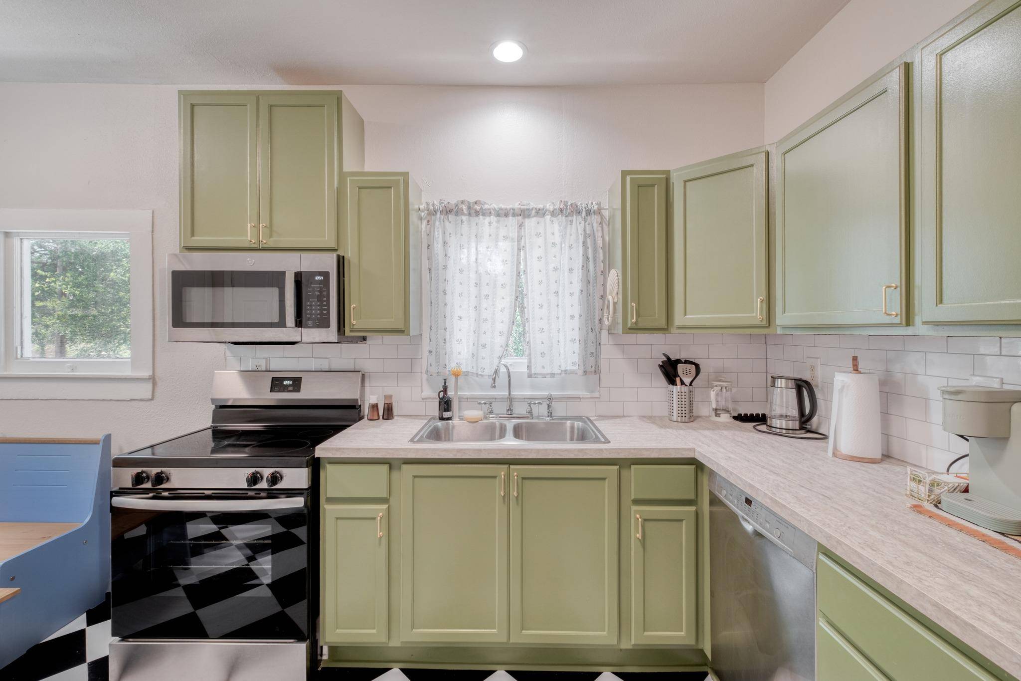 905 Bellview Ave, Round Rock, TX 78681